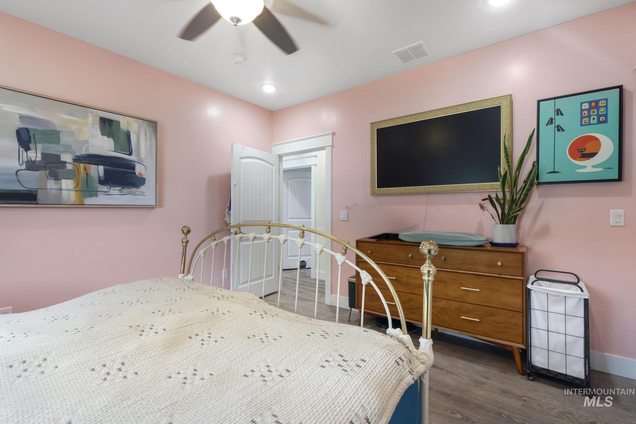 1356 Jump St Property Photo 15