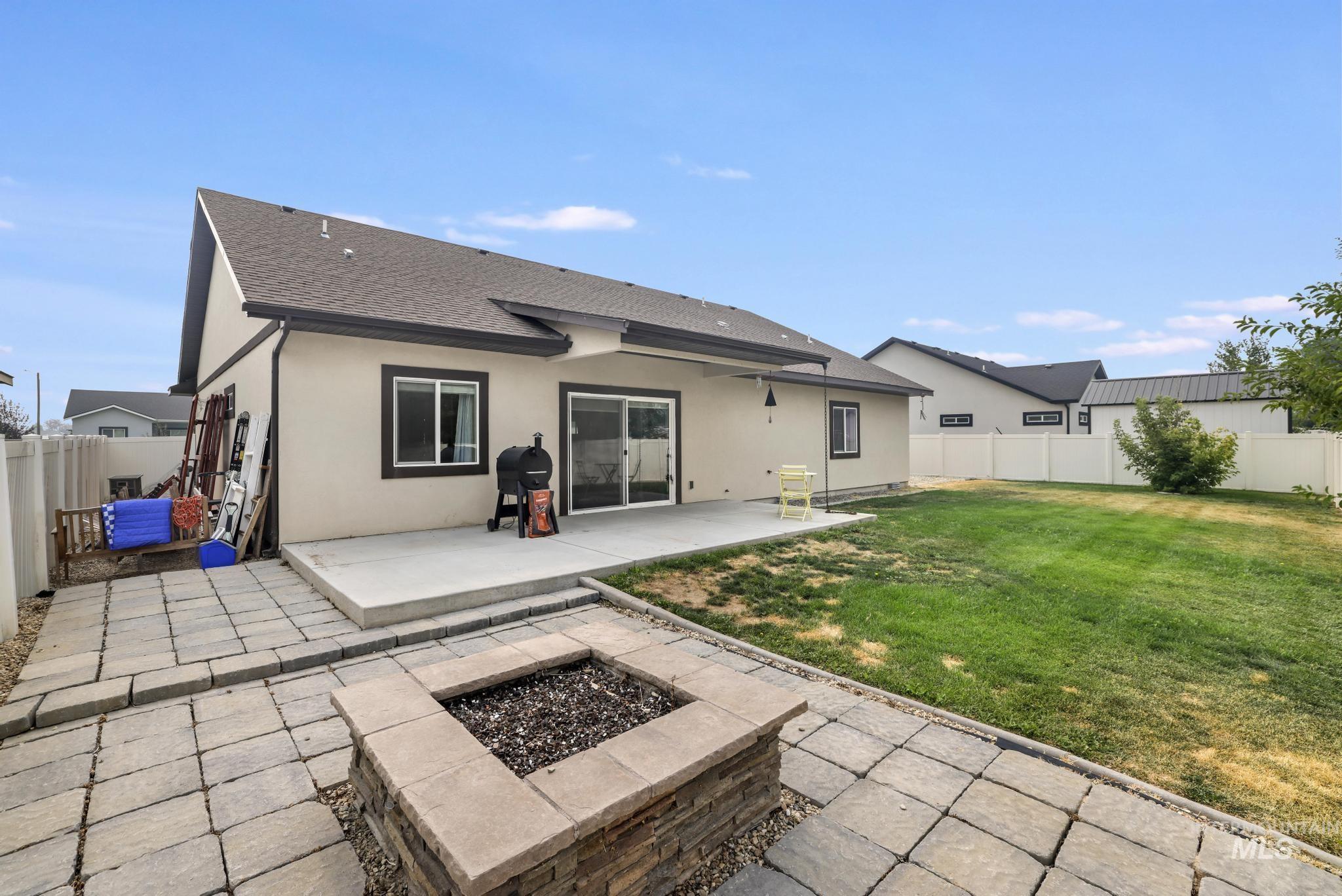 1356 Jump St Property Photo 25