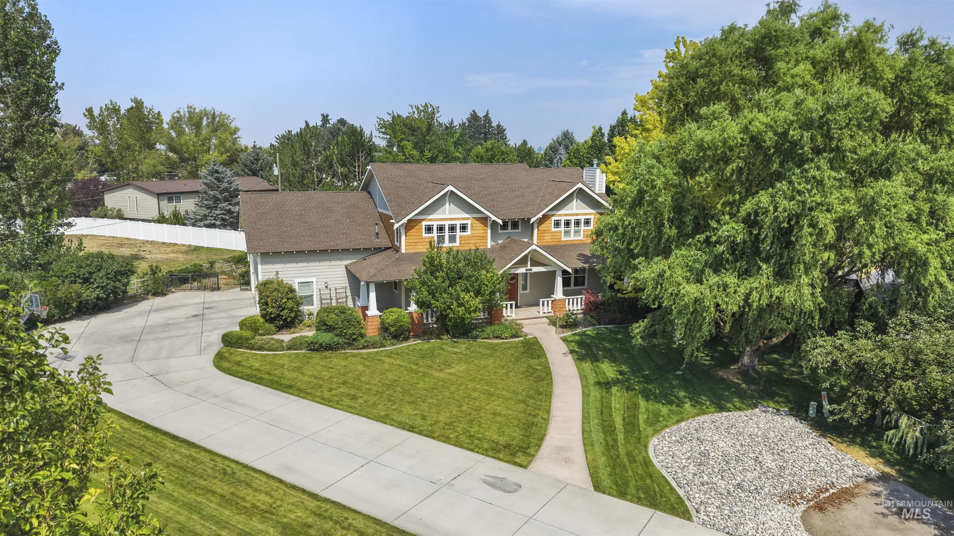 3279 Longbow Dr. Property Photo 2