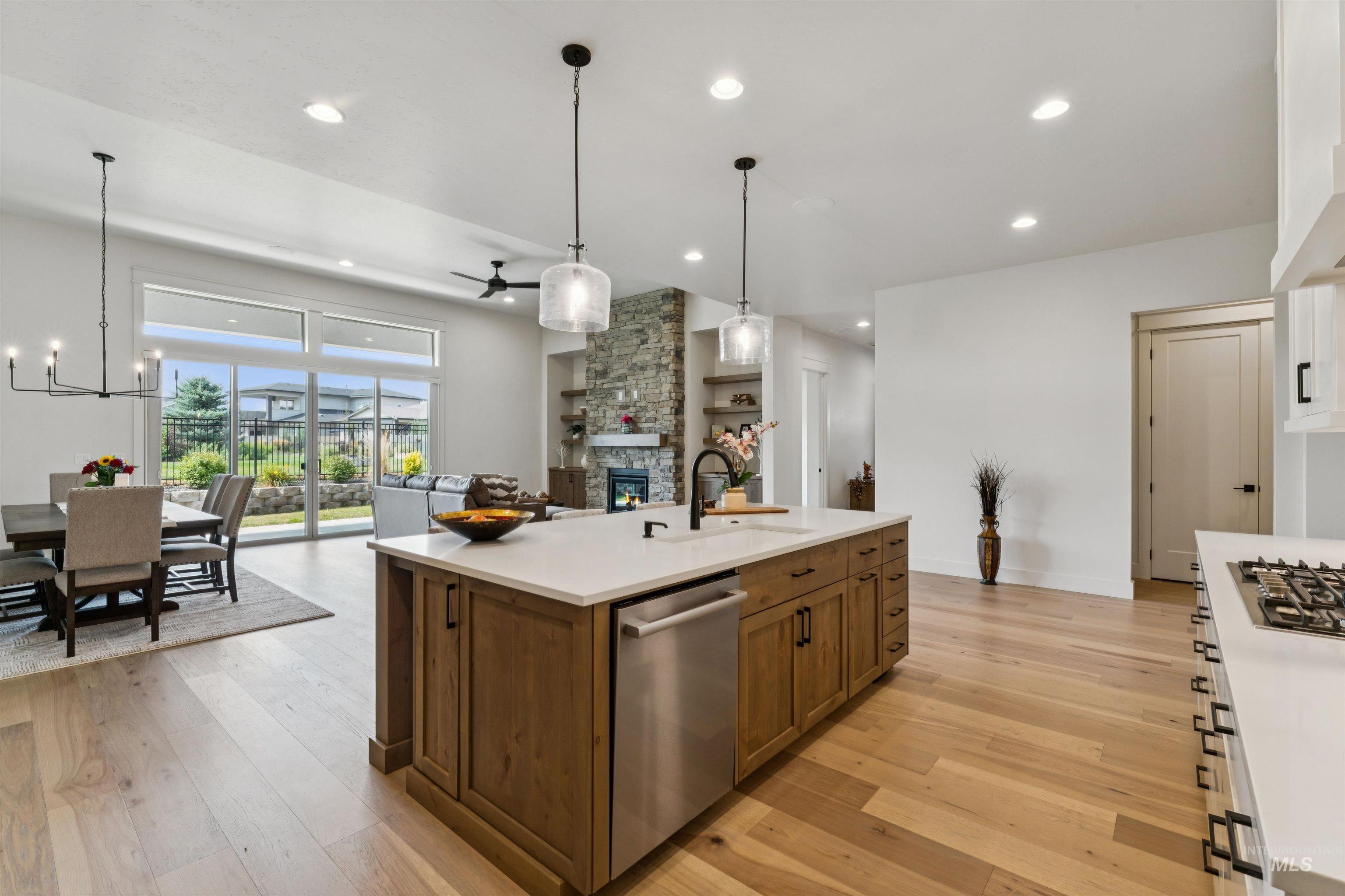2759 E Sawtelle Peak St Property Photo 10