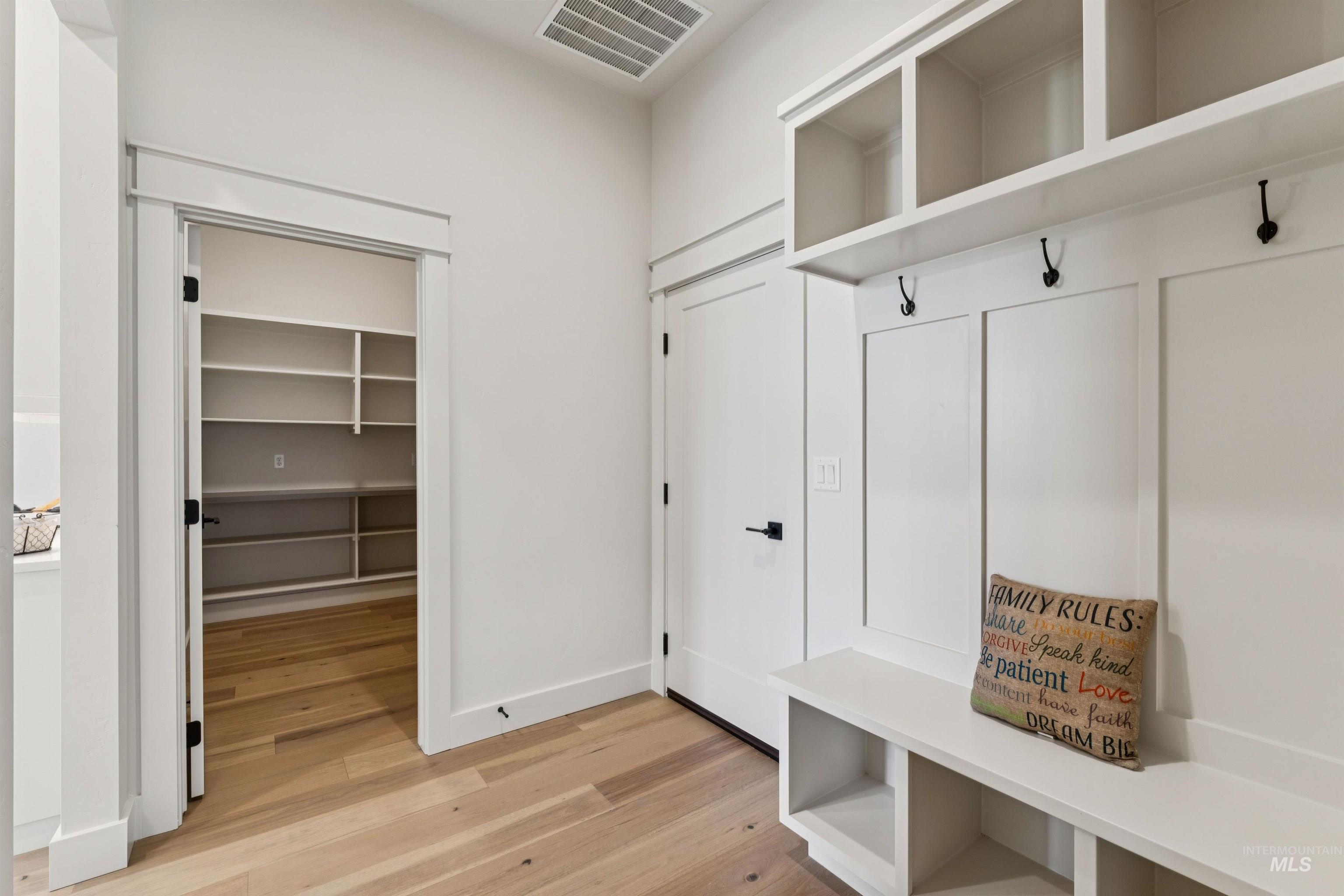 2759 E Sawtelle Peak St Property Photo 15