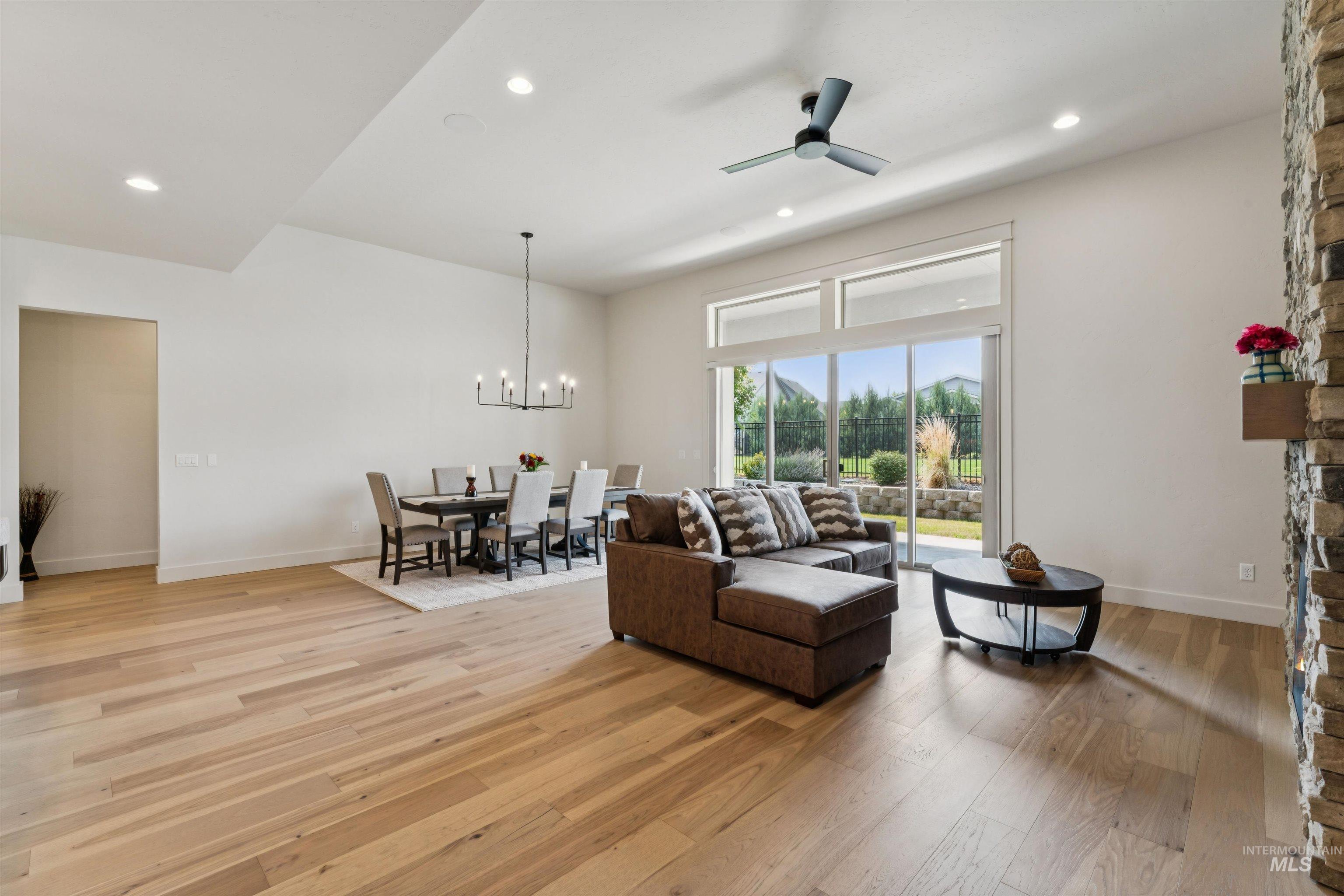 2759 E Sawtelle Peak St Property Photo 24