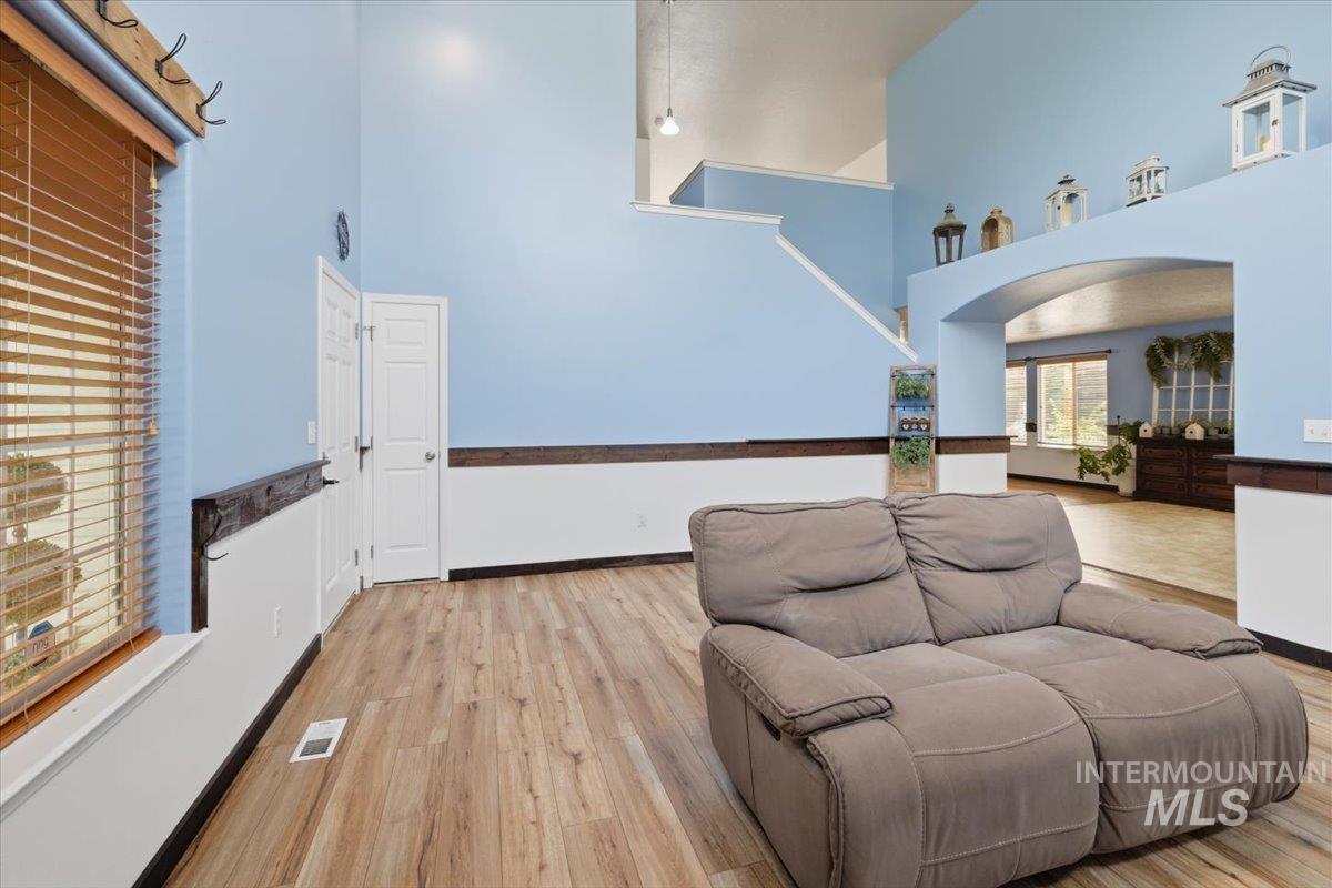 11761 Tidewater St Property Photo 7