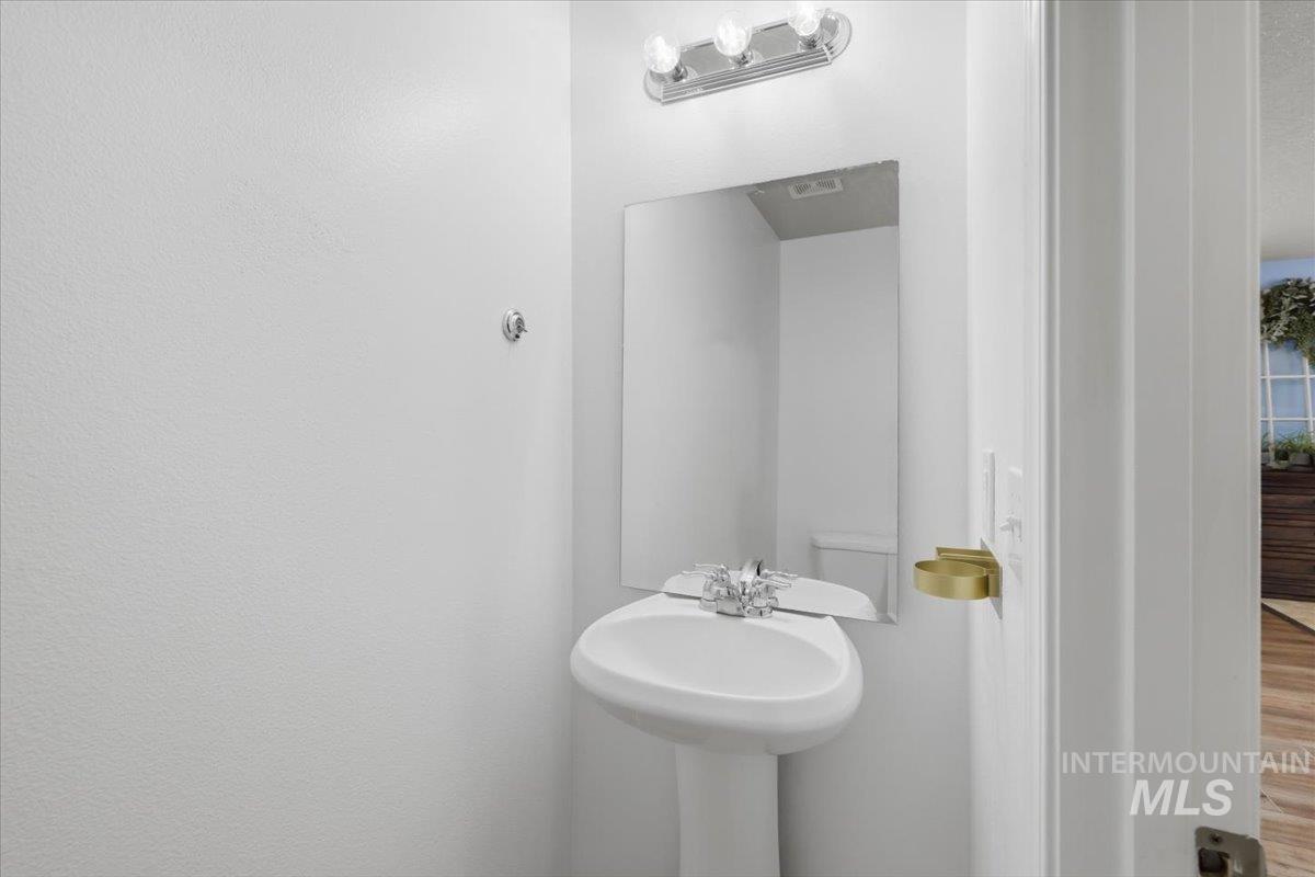 11761 Tidewater St Property Photo 22