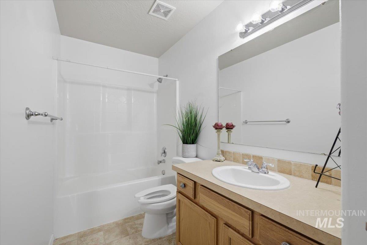 11761 Tidewater St Property Photo 28