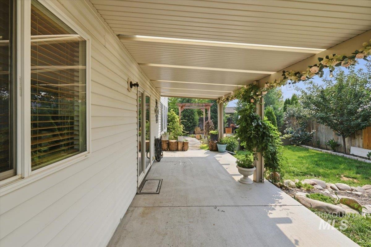 11761 Tidewater St Property Photo 36