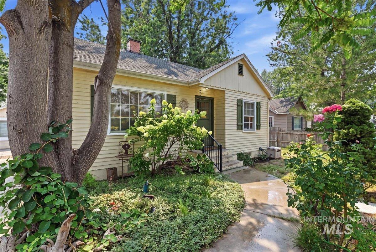 5113 W Fairmont St Property Photo 4