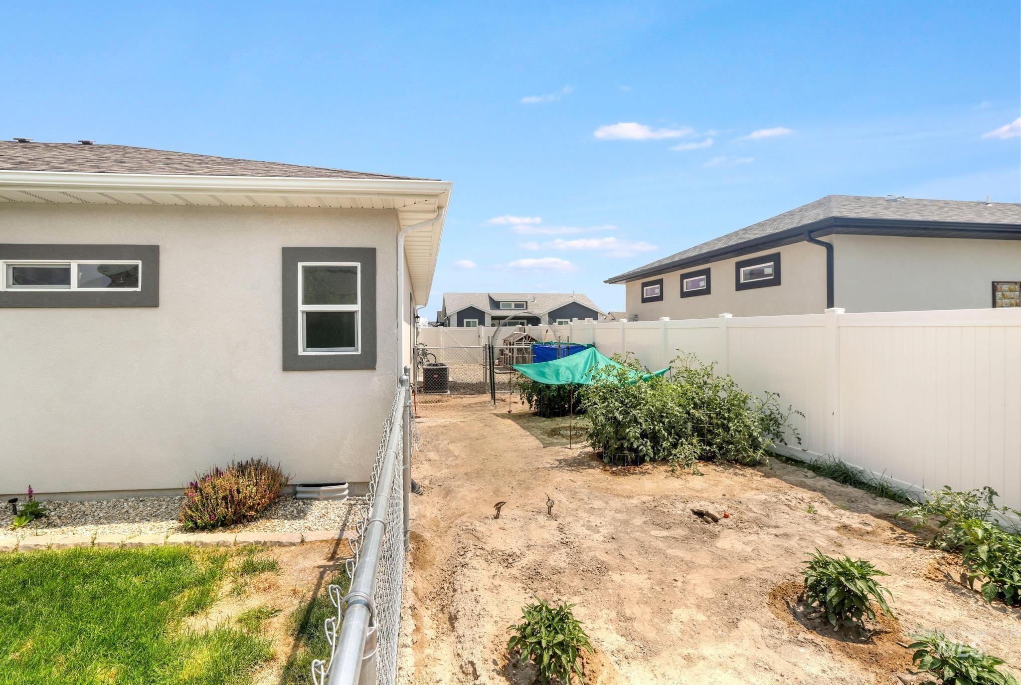 1430 Shelbi St Property Photo 40