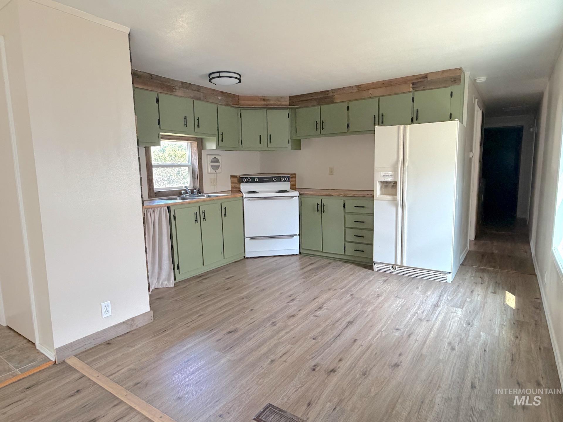1751 N Polk Property Photo 6