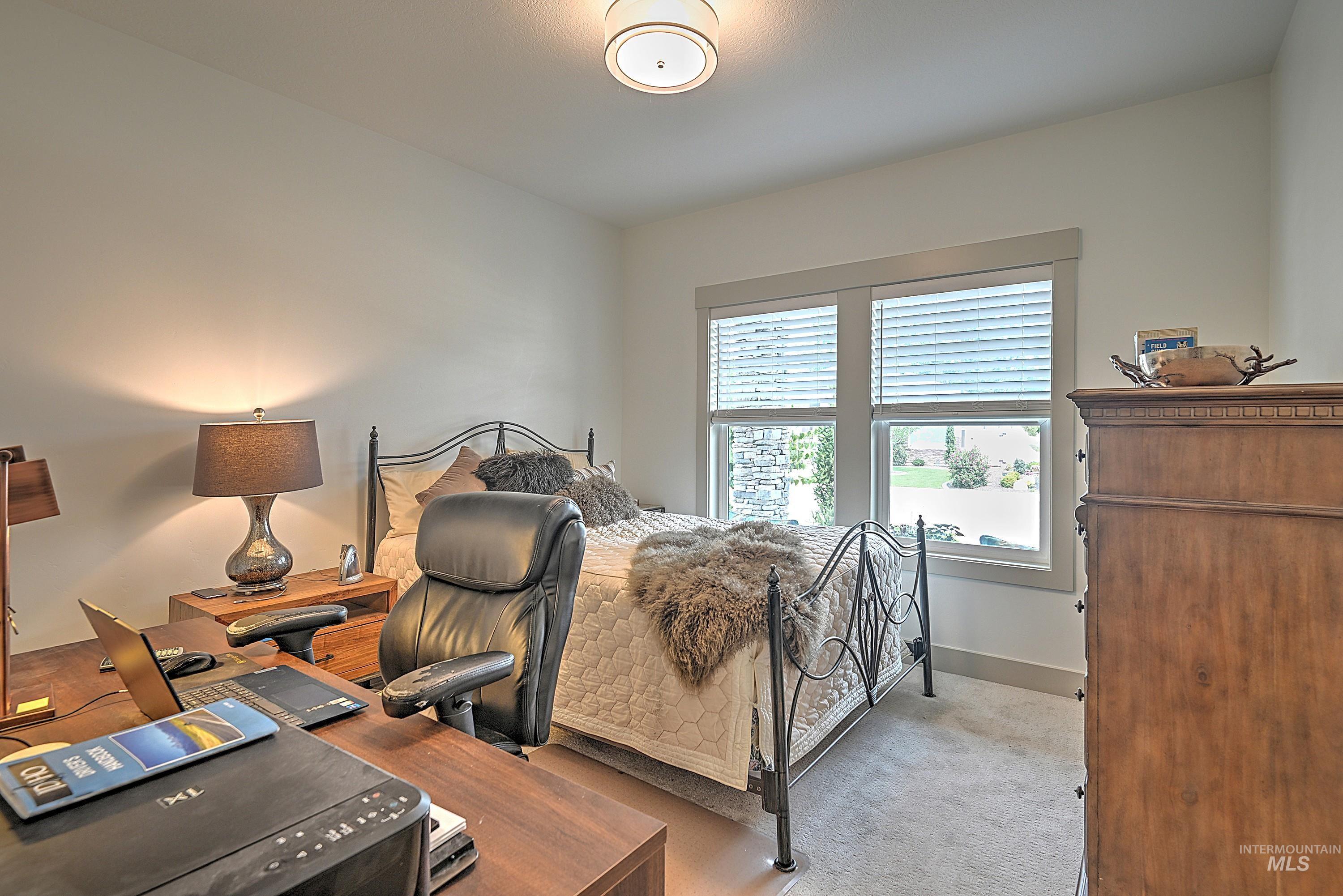 1329 N Parkshire Way Property Photo 8