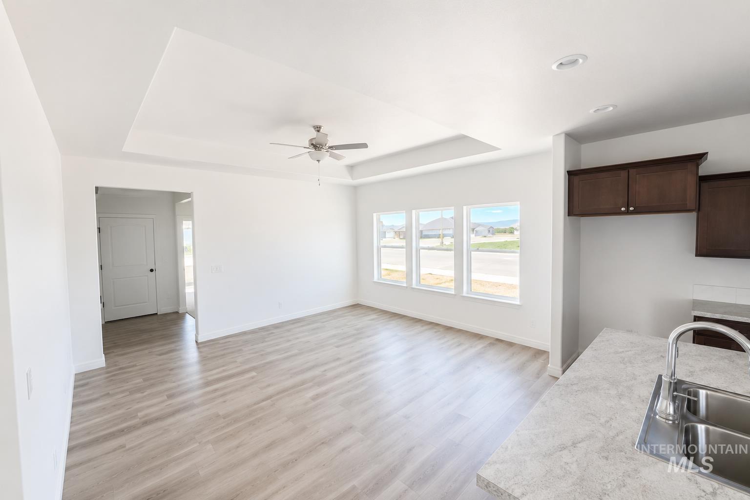 557 Sunspot Dr Property Photo 4