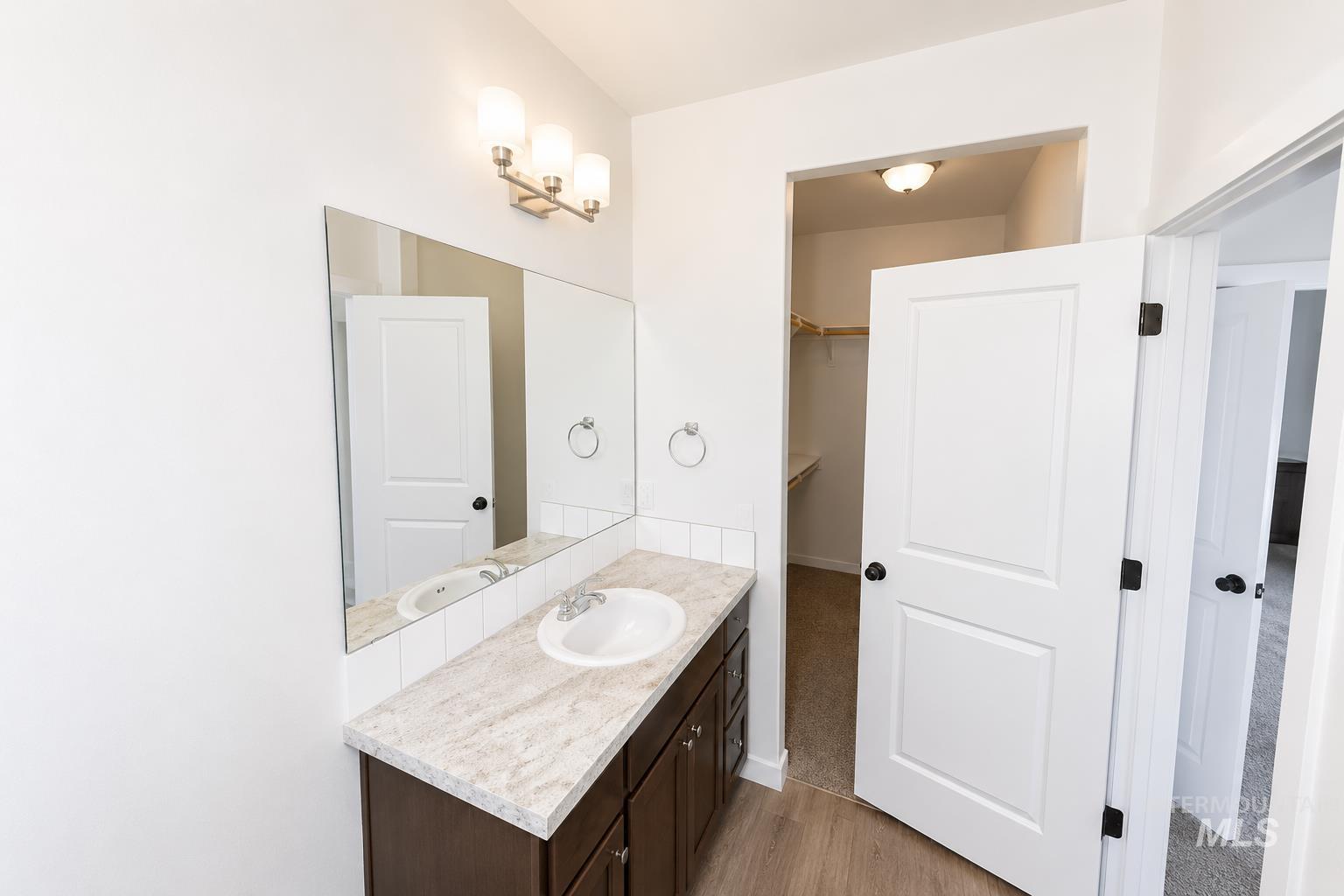557 Sunspot Dr Property Photo 10