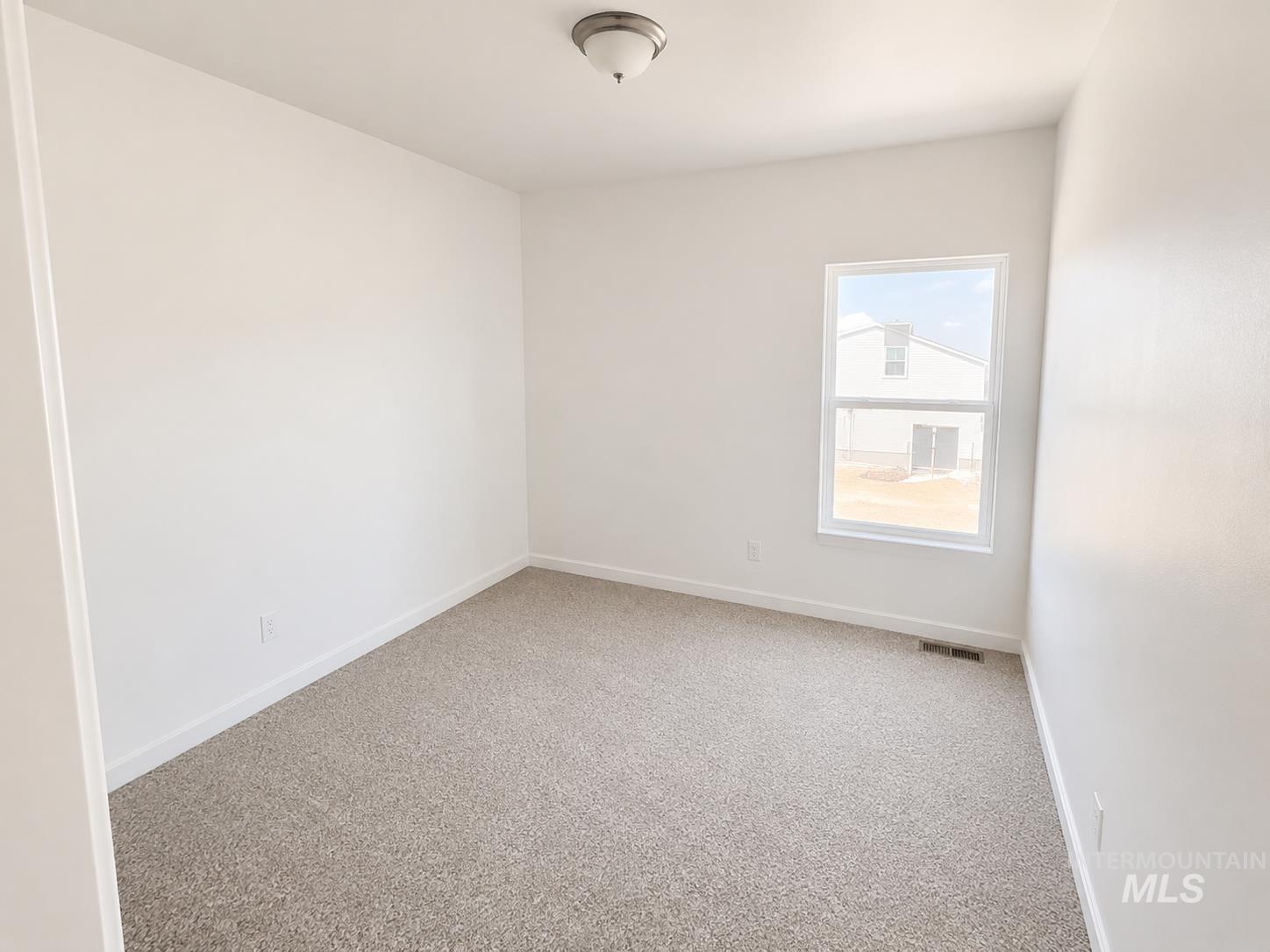557 Sunspot Dr Property Photo 13