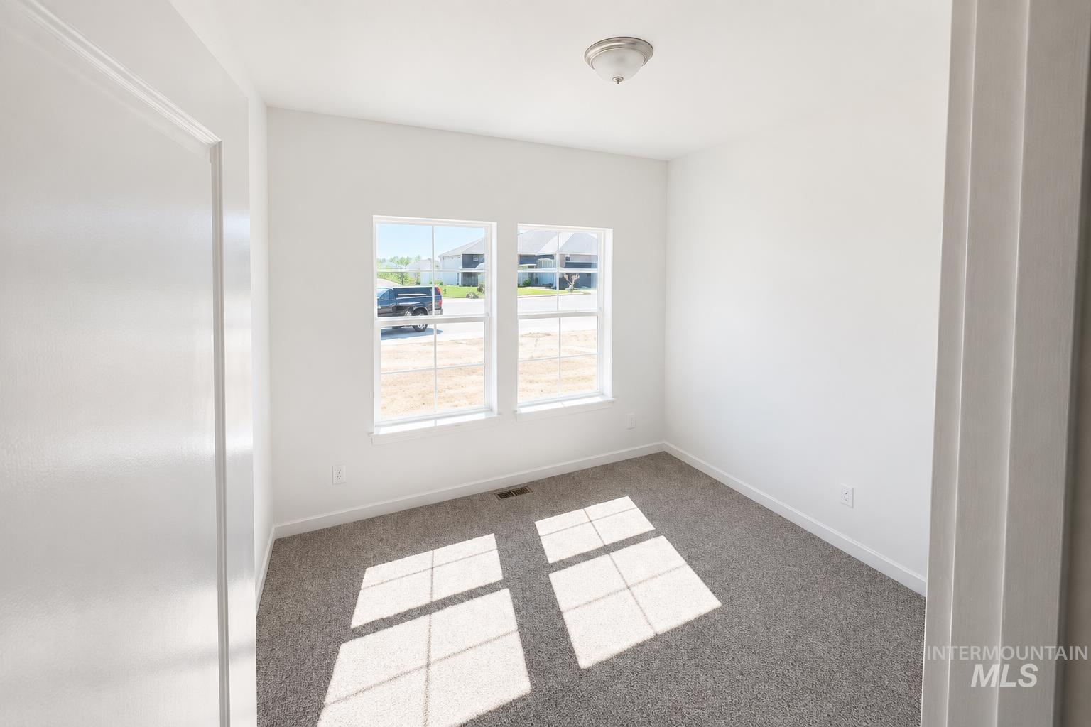 557 Sunspot Dr Property Photo 15