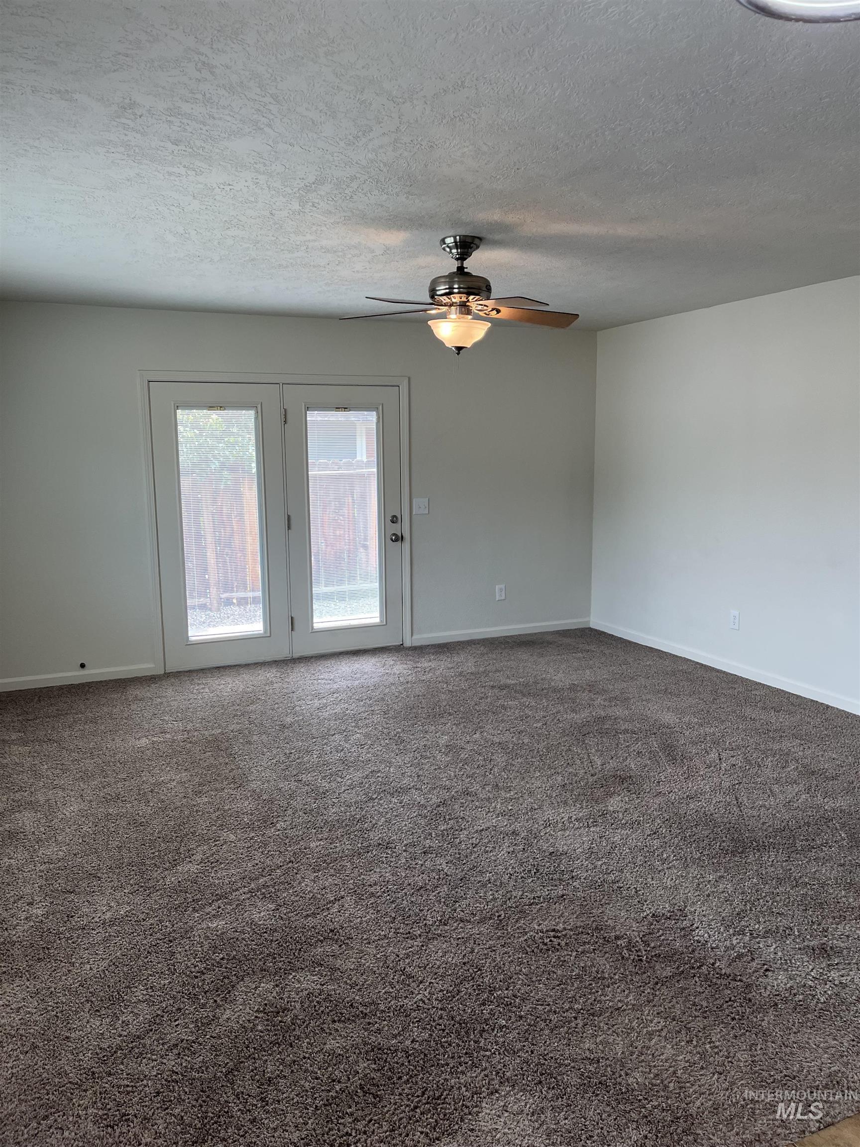 213 Nelson Ct. Property Photo 5