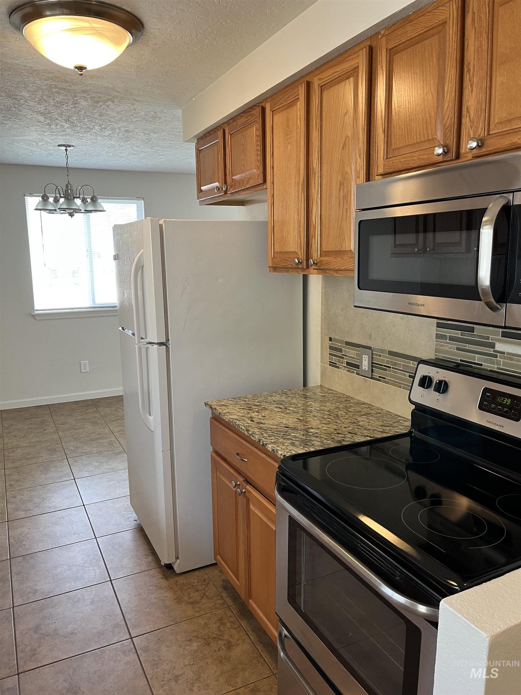 213 Nelson Ct. Property Photo 8