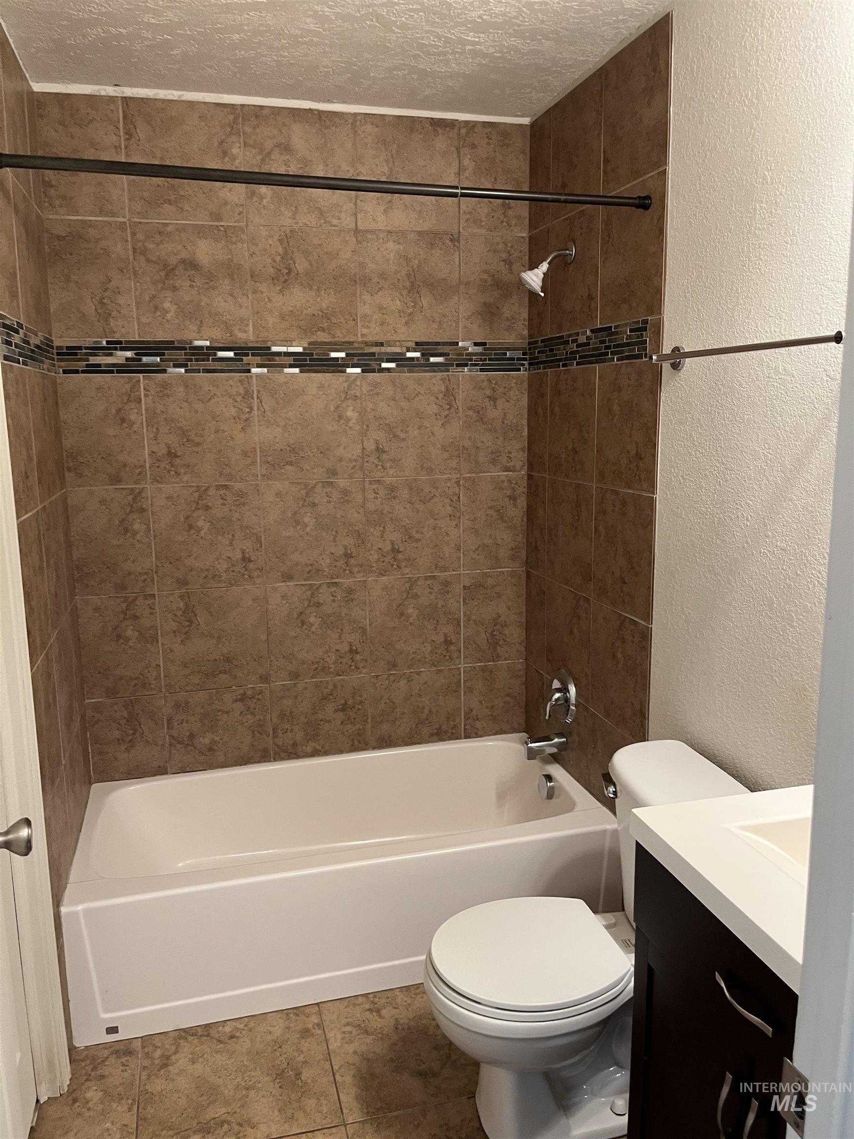 213 Nelson Ct. Property Photo 9