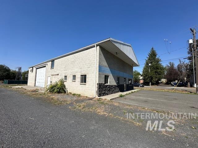 427 Troy Rd Property Photo 4