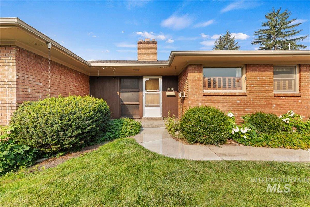 3215 W Camrose Lane Property Photo 3