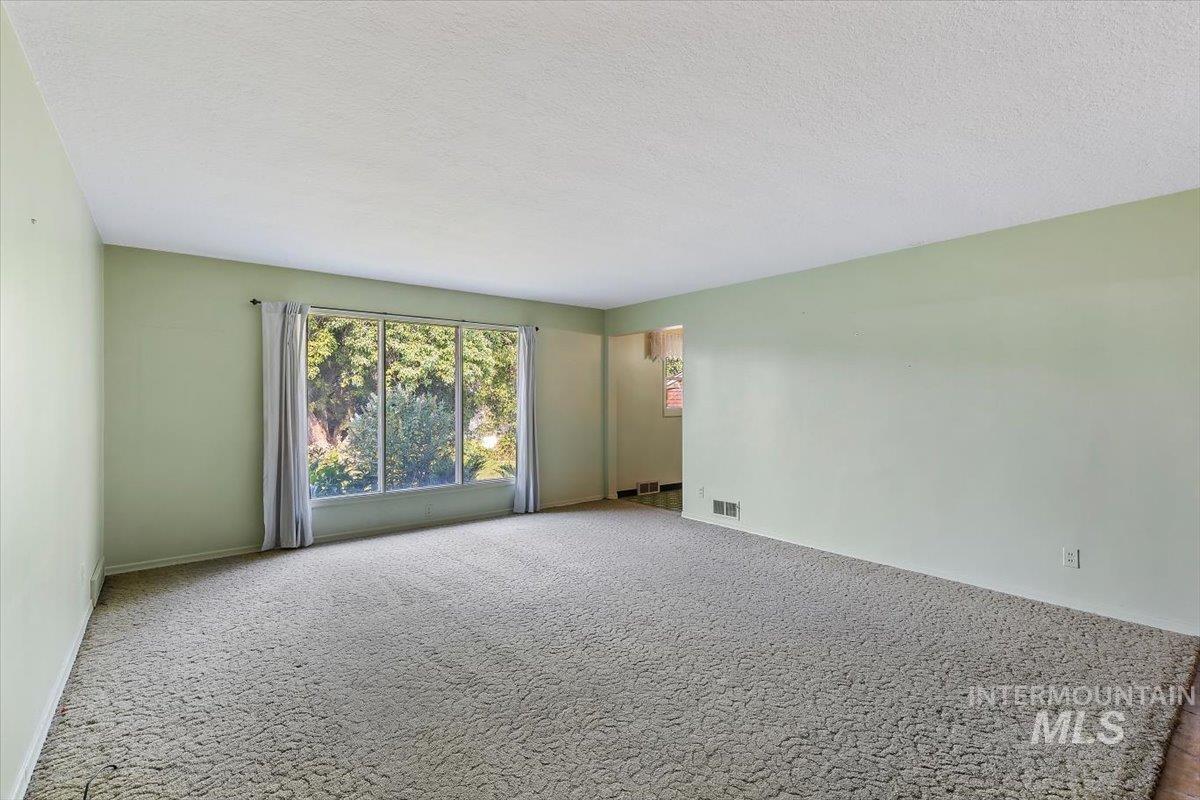 3215 W Camrose Lane Property Photo 4