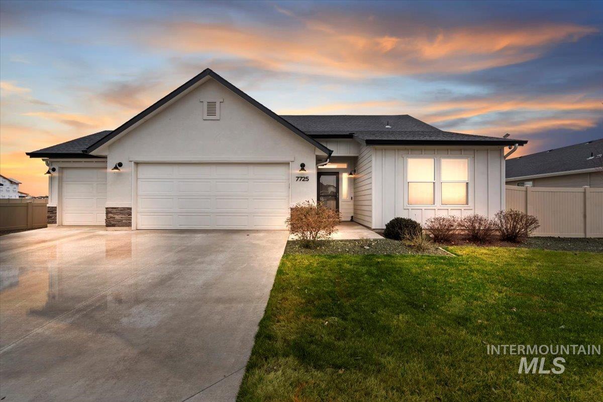 7725 E Flyway St Property Photo 1