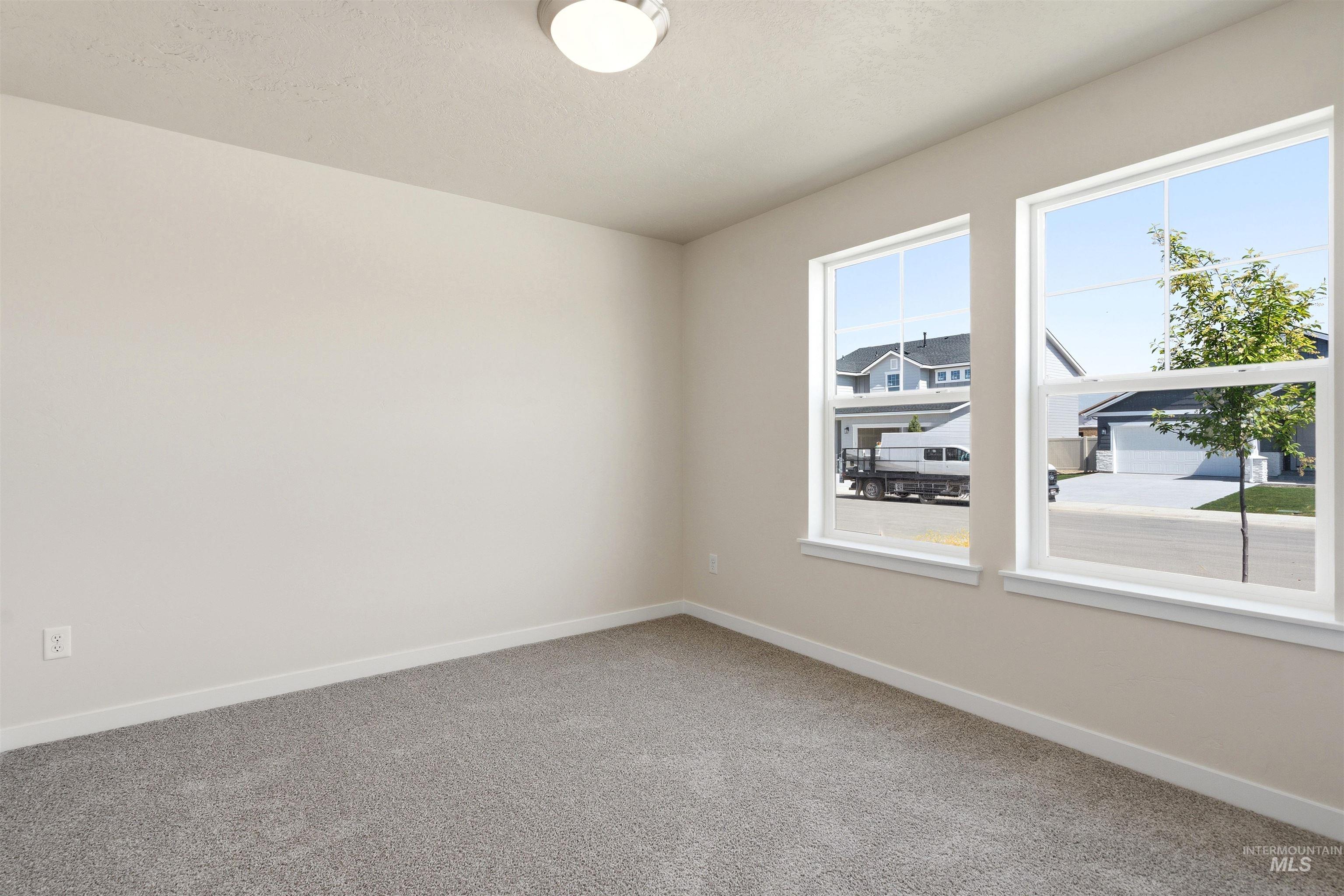 631 Dunmore Ave Property Photo 14