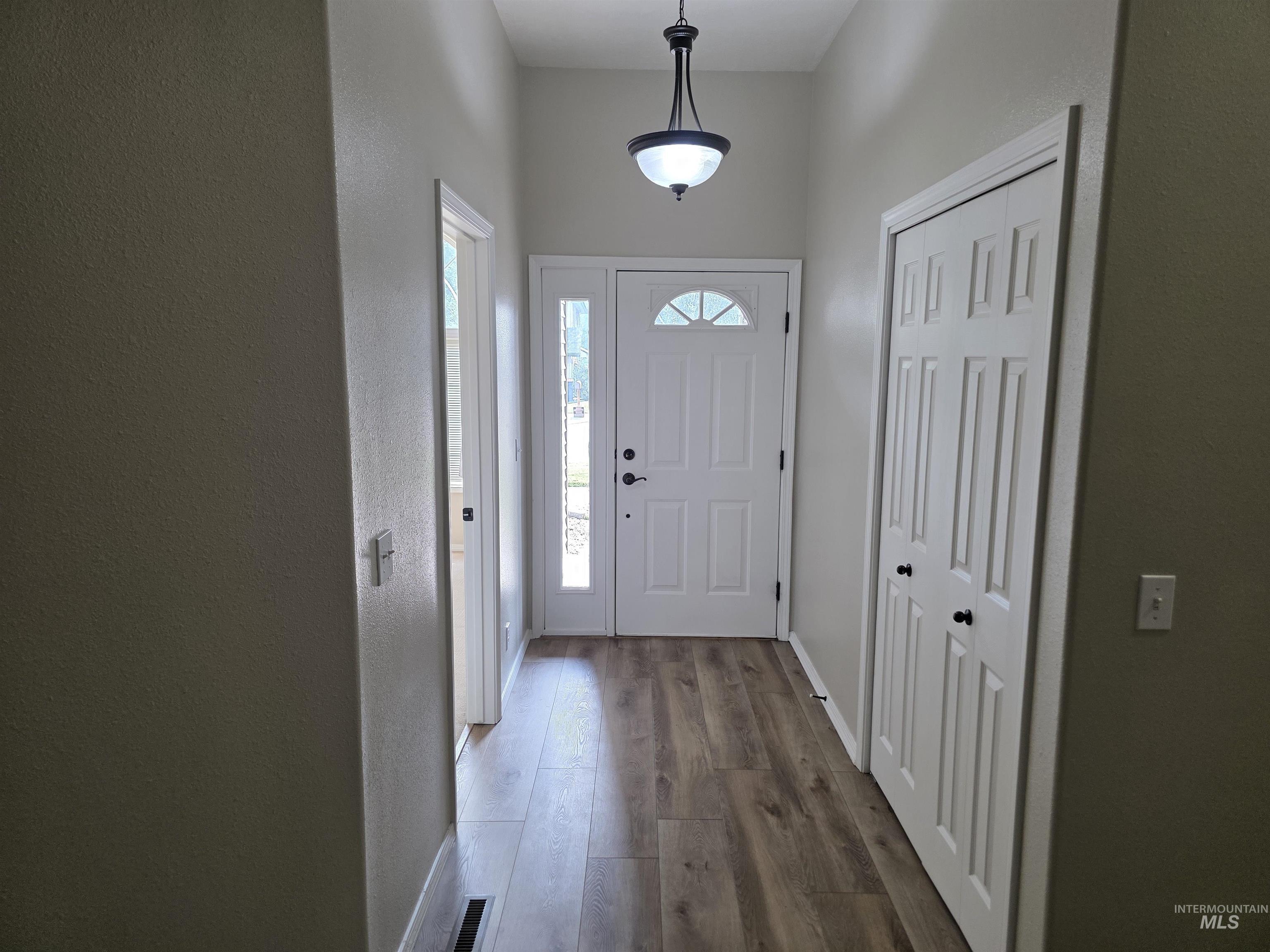 1041 Warm Springs Pl Property Photo 4
