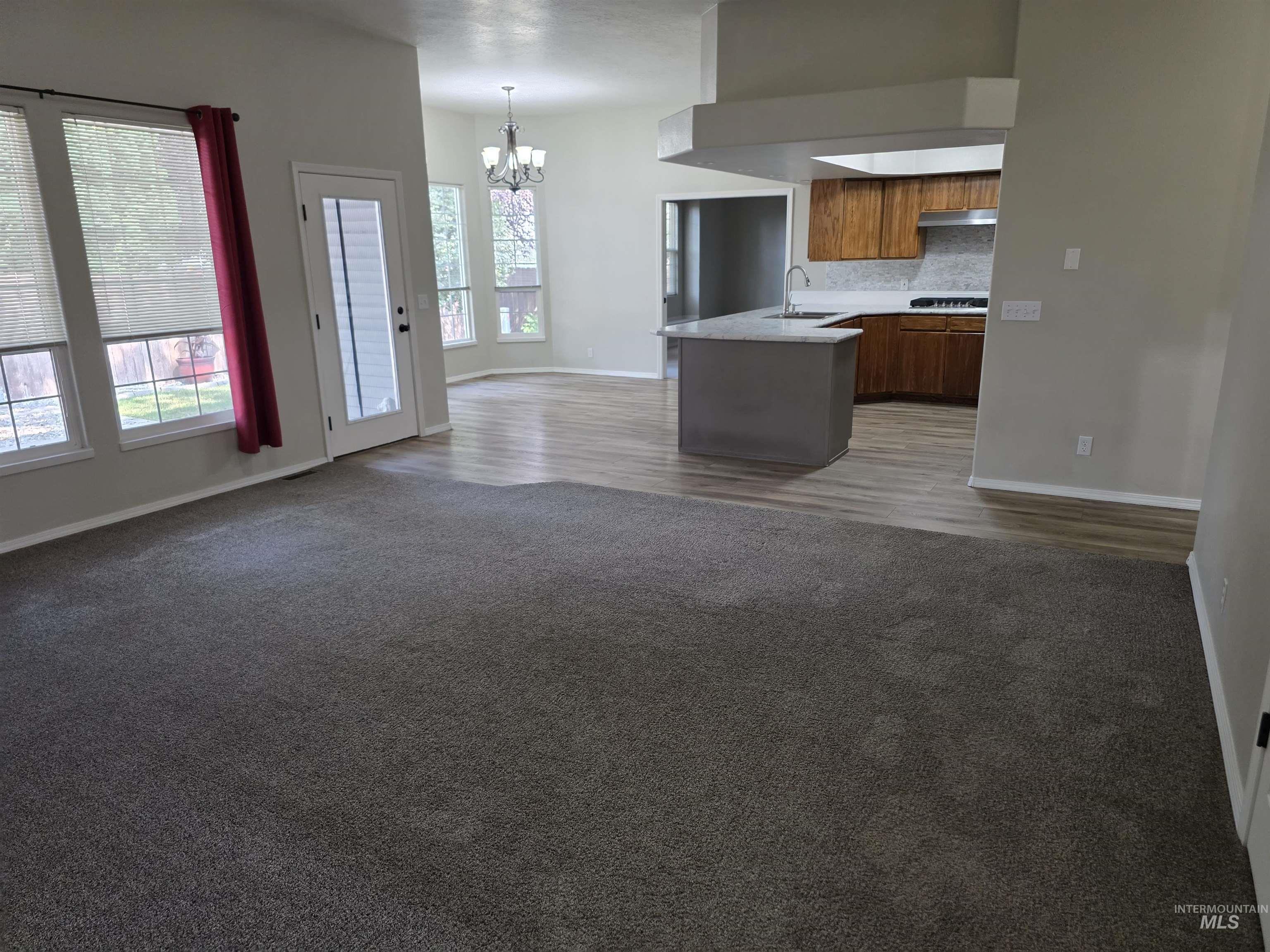 1041 Warm Springs Pl Property Photo 6