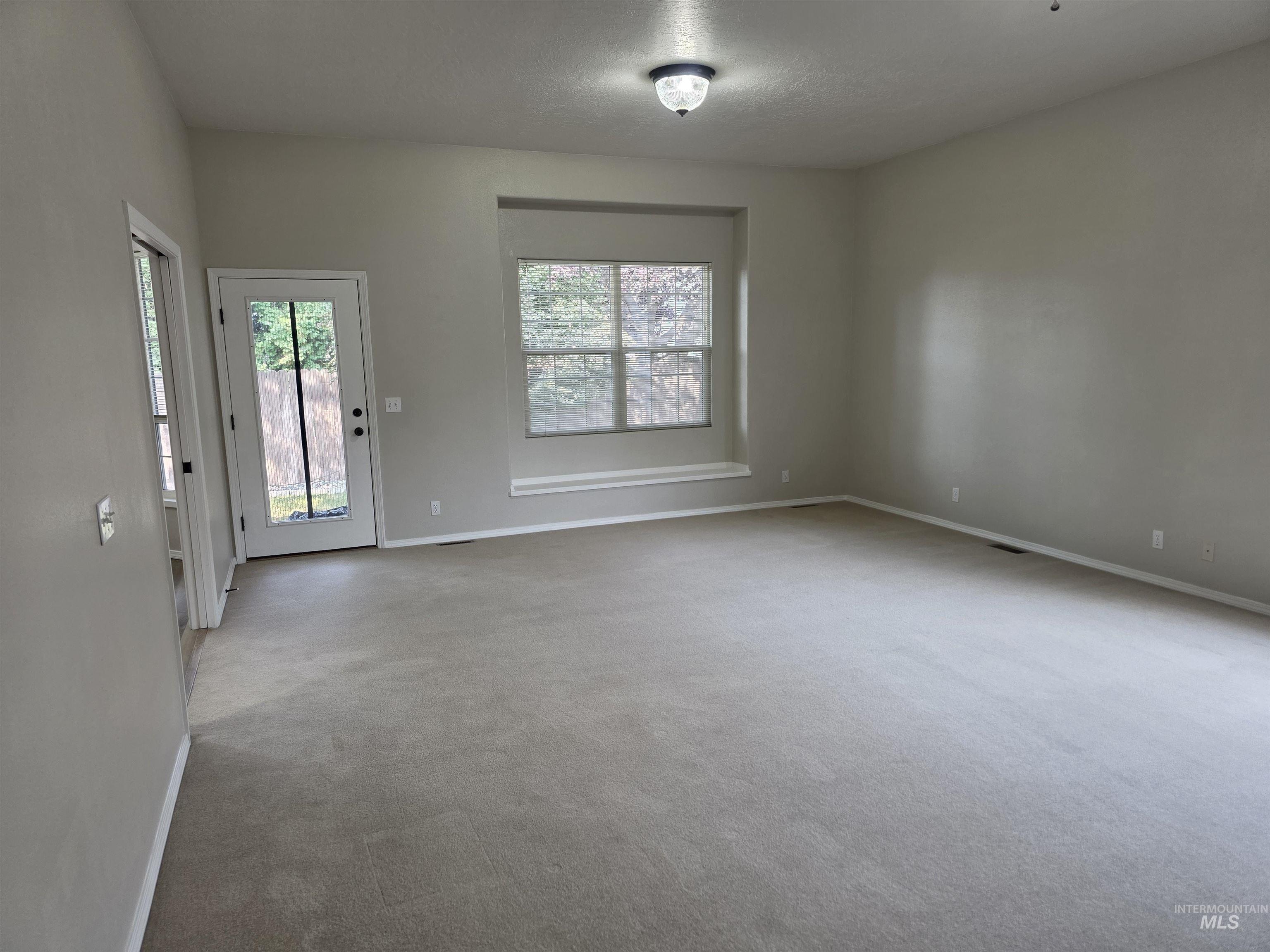 1041 Warm Springs Pl Property Photo 10