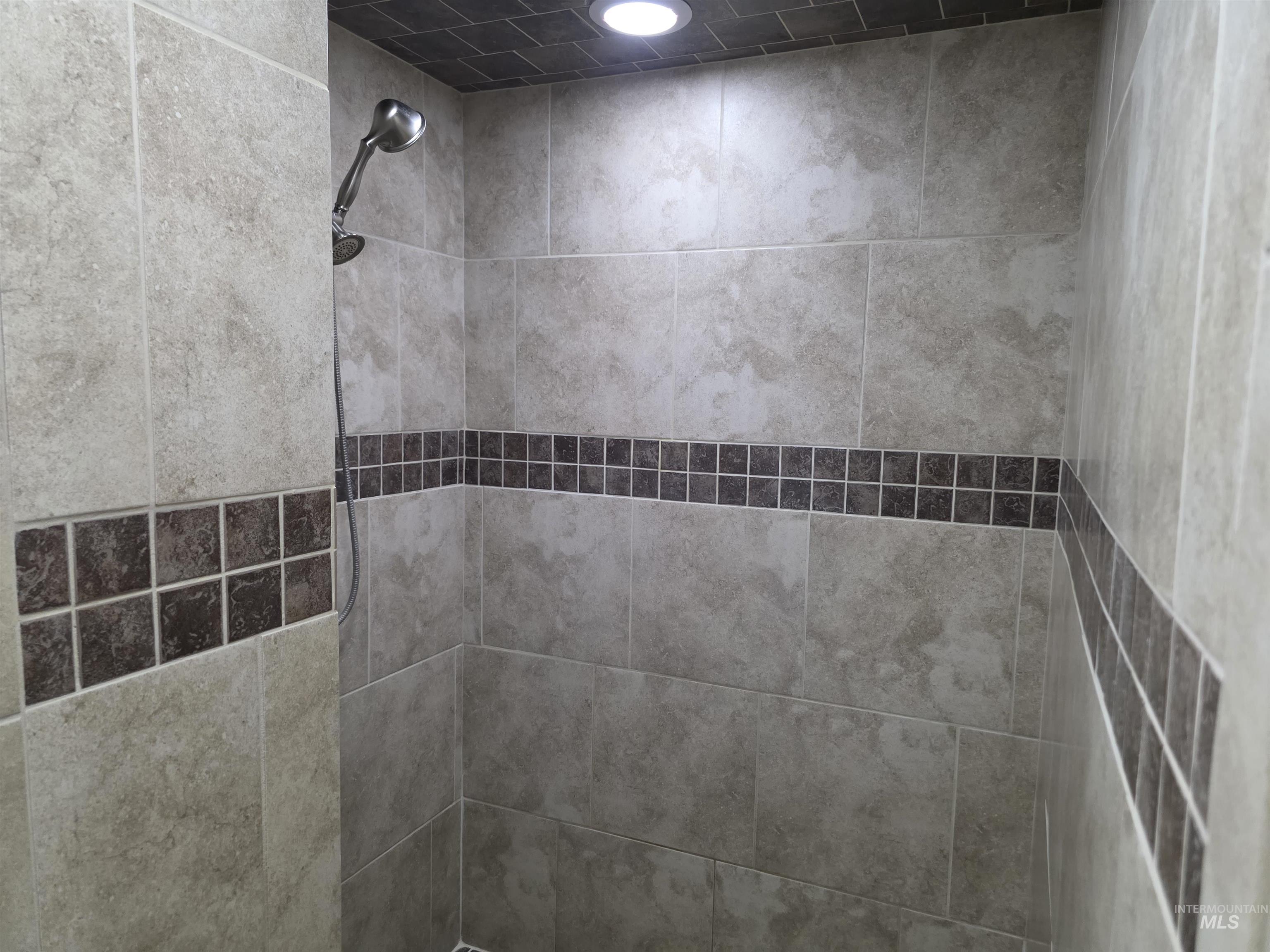 1041 Warm Springs Pl Property Photo 16