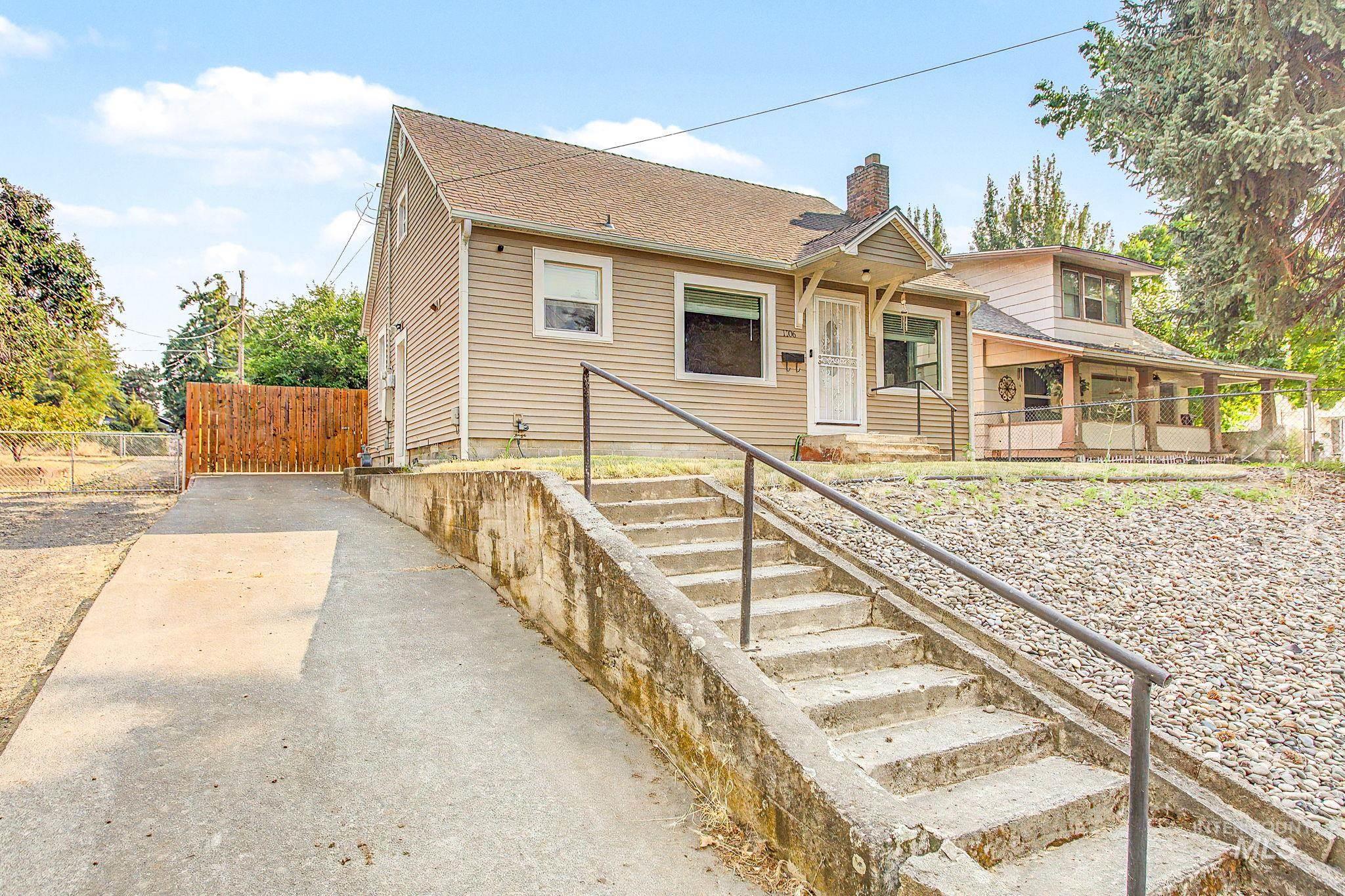 1106 14th Ave Property Photo 1