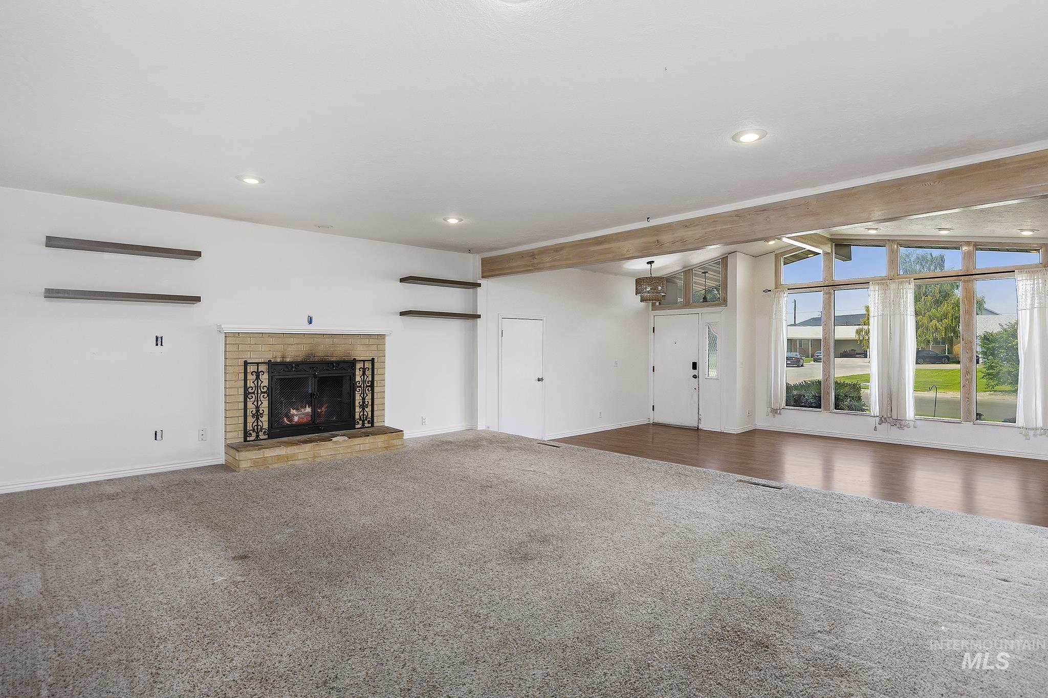 1228 Evergreen Dr Property Photo 8