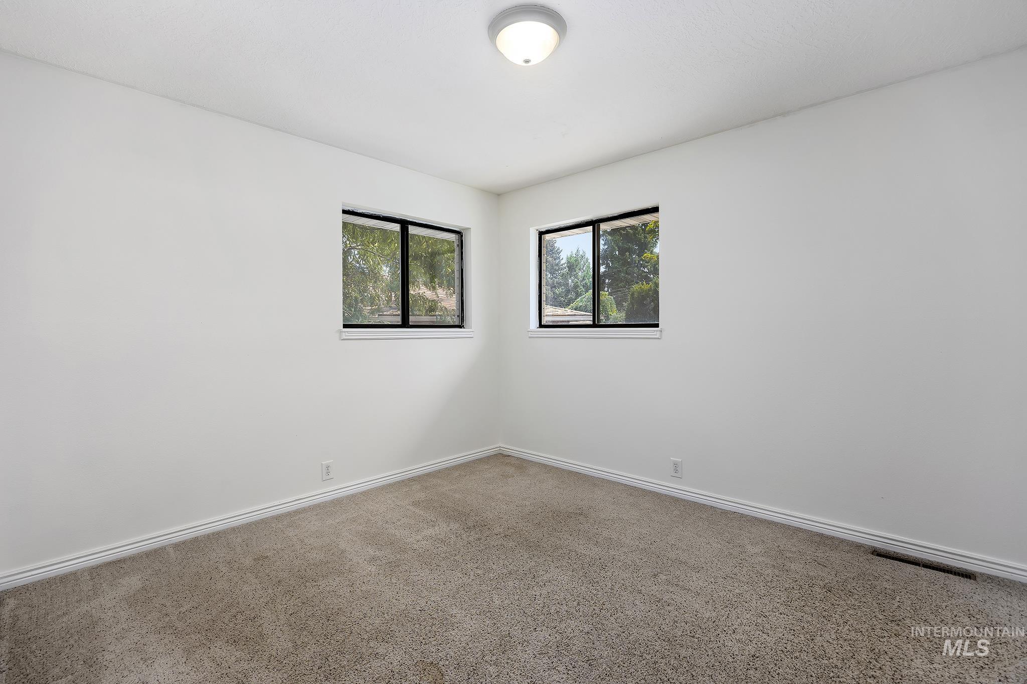 1228 Evergreen Dr Property Photo 27