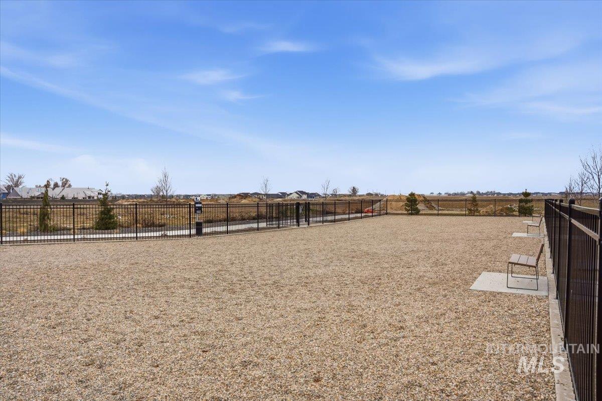 2336 N N Palaestra Ave Property Photo 23