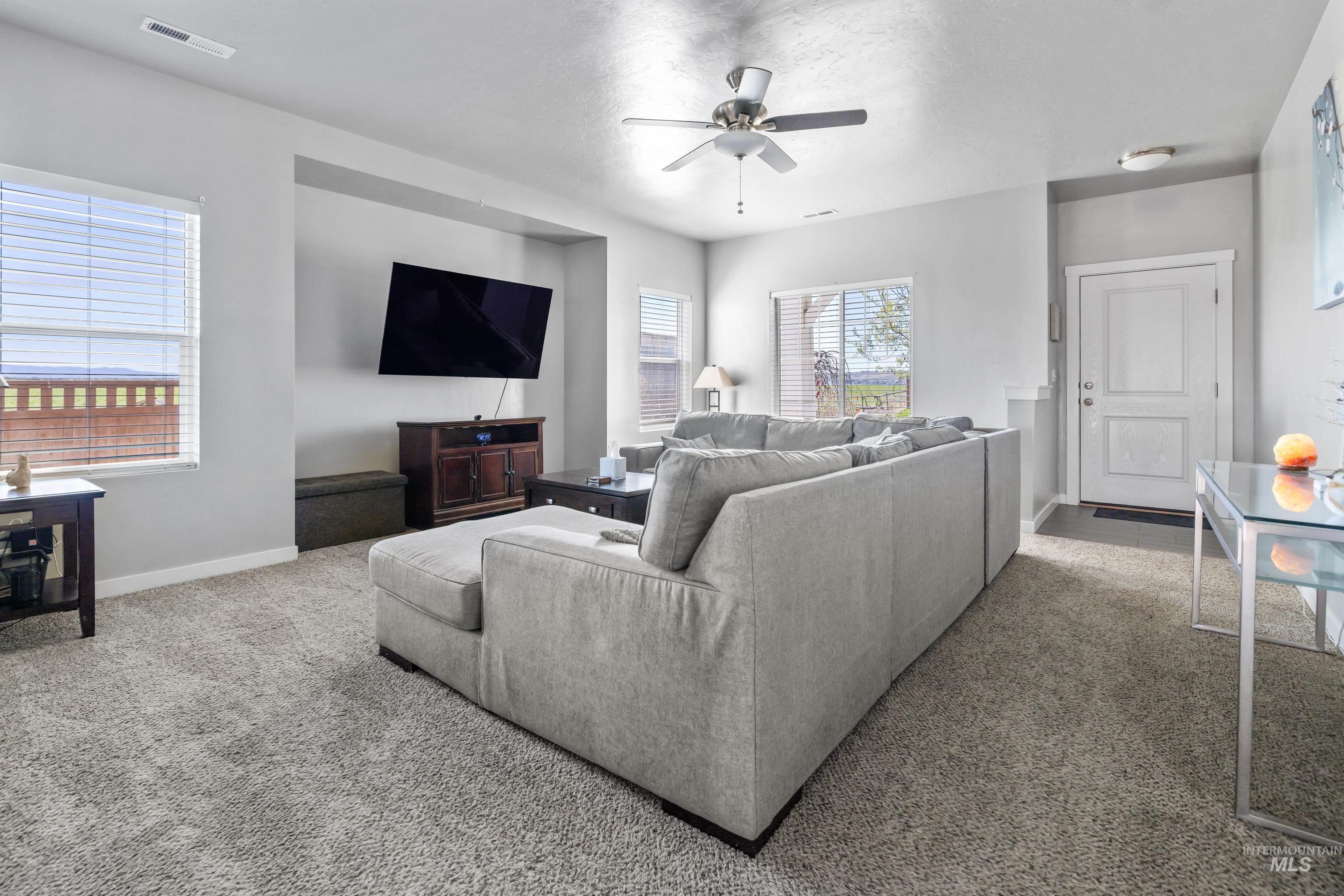 6988 Spur Street Property Photo 12