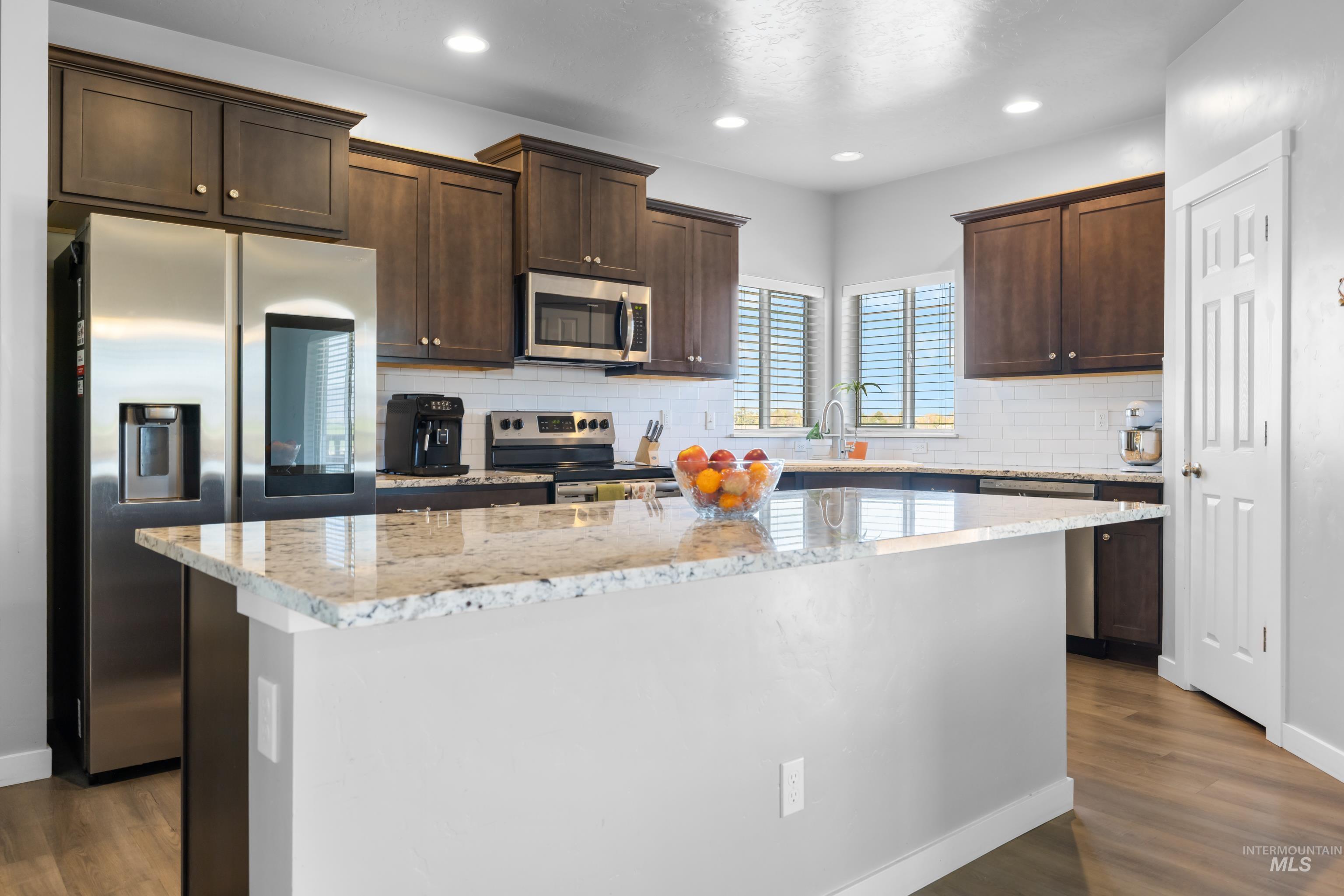 6988 Spur Street Property Photo 14