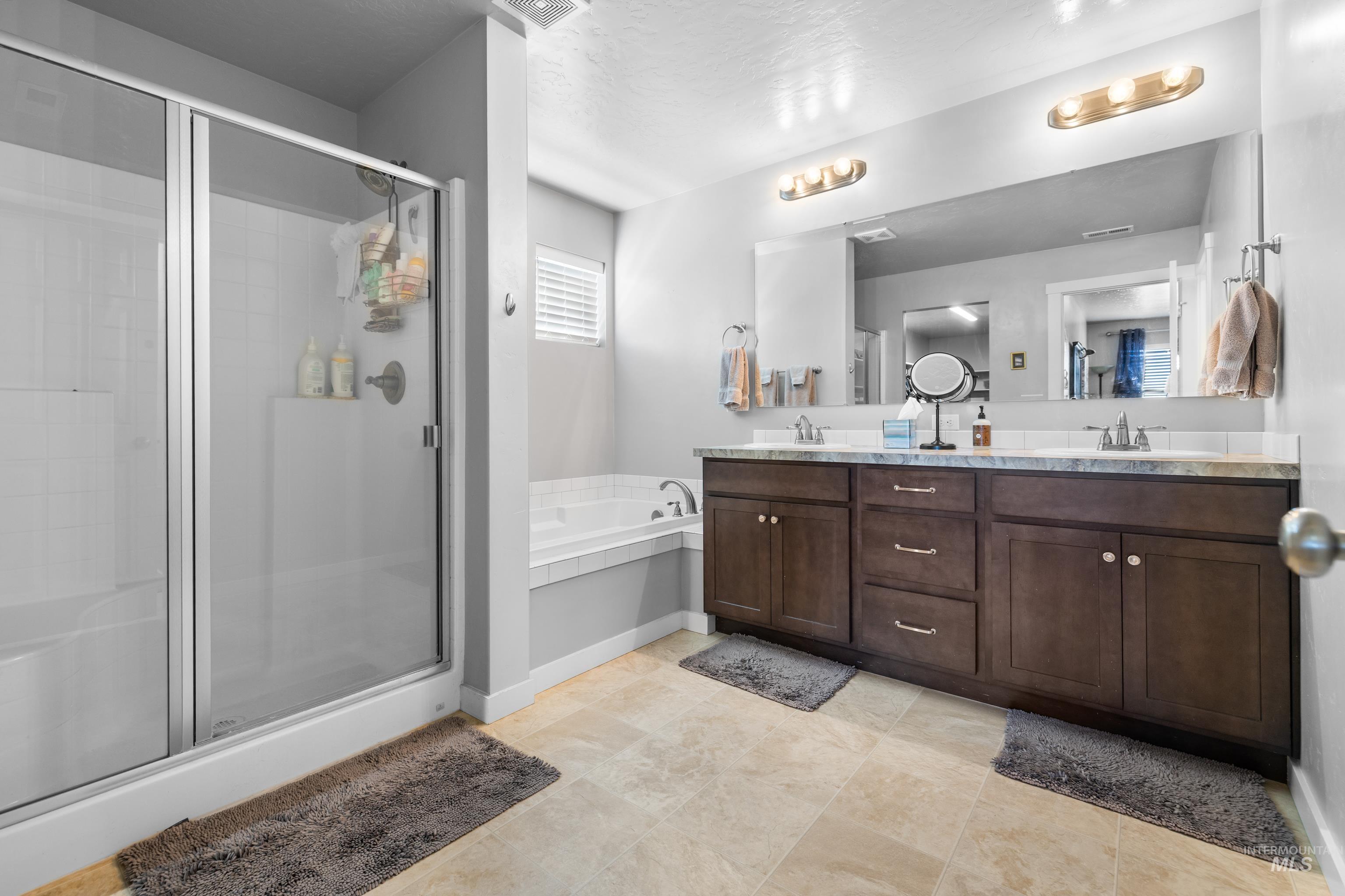 6988 Spur Street Property Photo 29