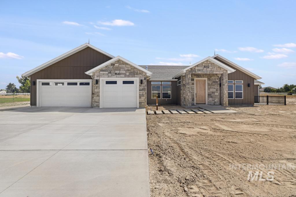2511 E 3730 N