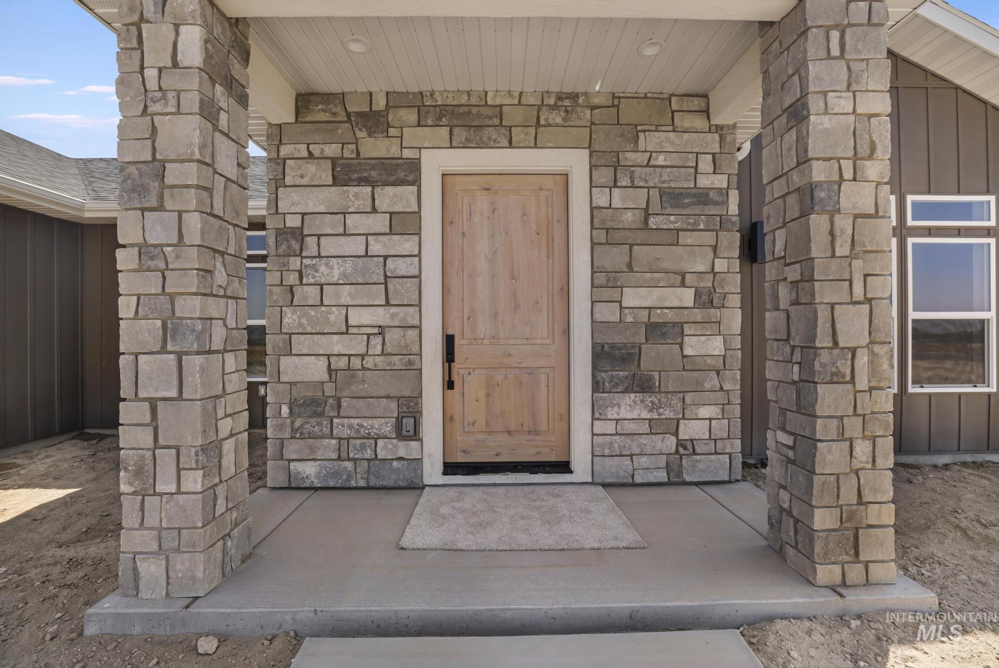 2511 E 3730 N Property Photo 2