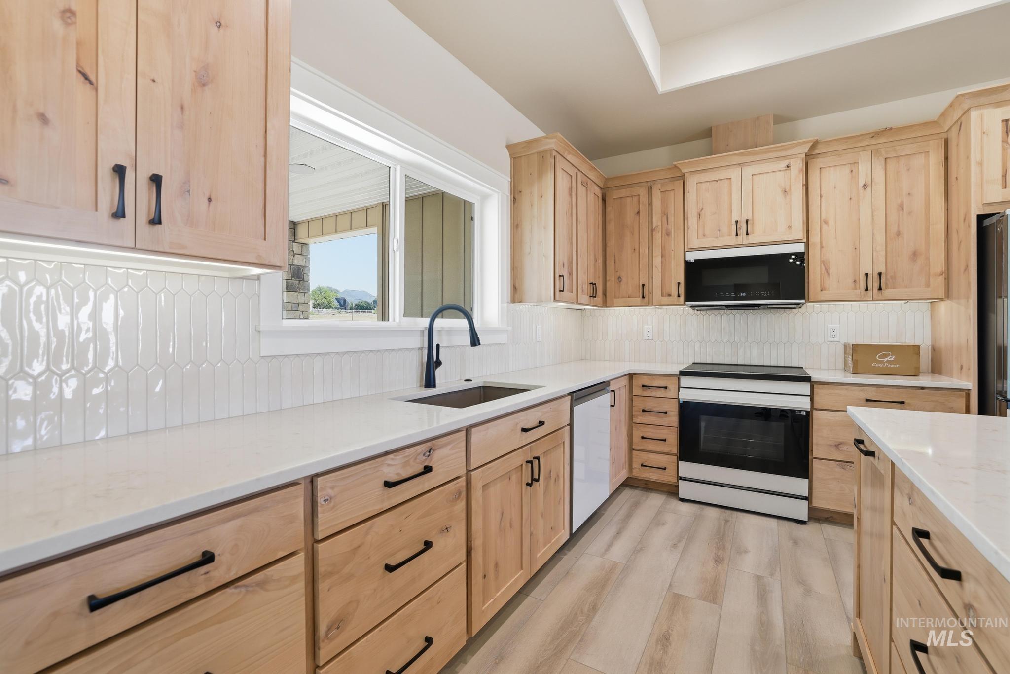 2511 E 3730 N Property Photo 12