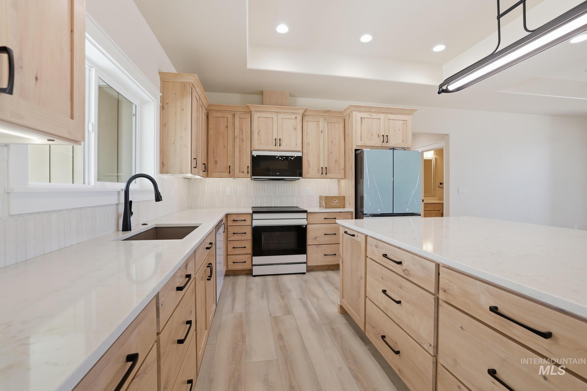 2511 E 3730 N Property Photo 14