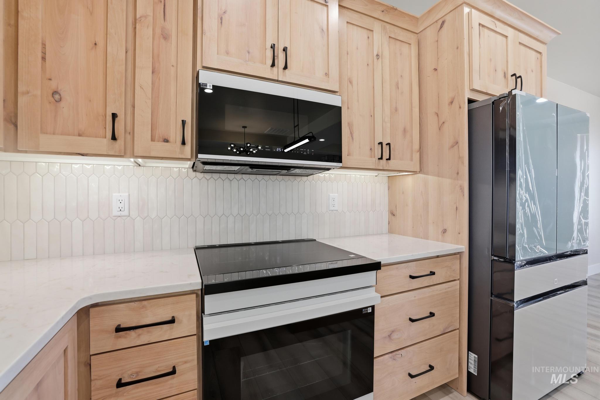 2511 E 3730 N Property Photo 15
