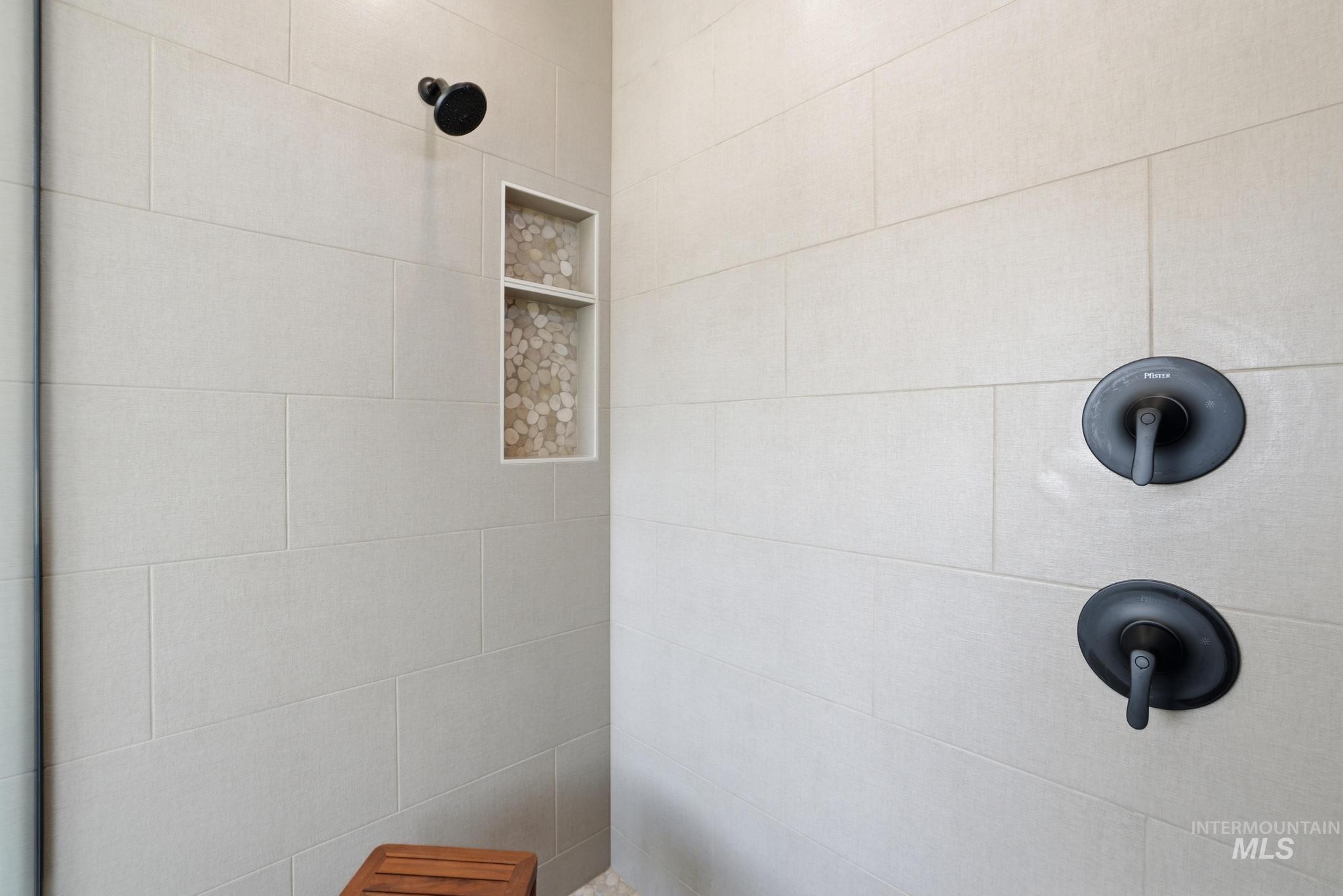 2511 E 3730 N Property Photo 28