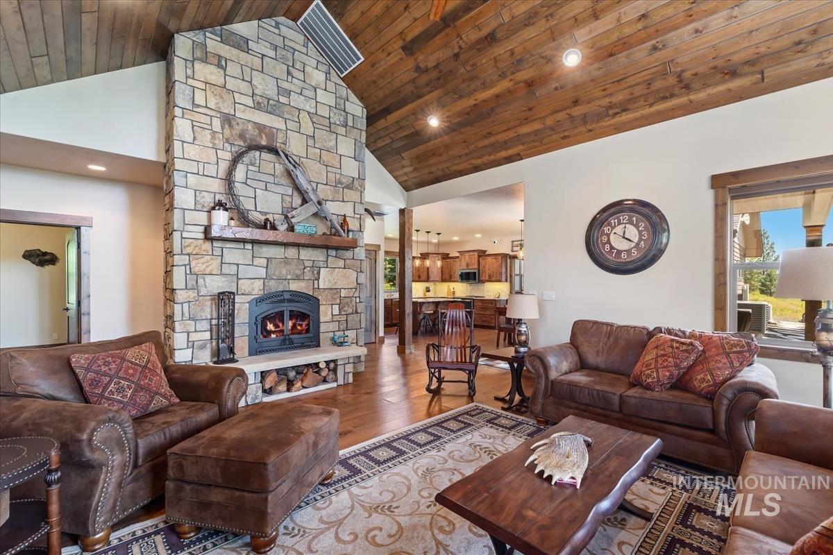 33 Sundance Property Photo 6