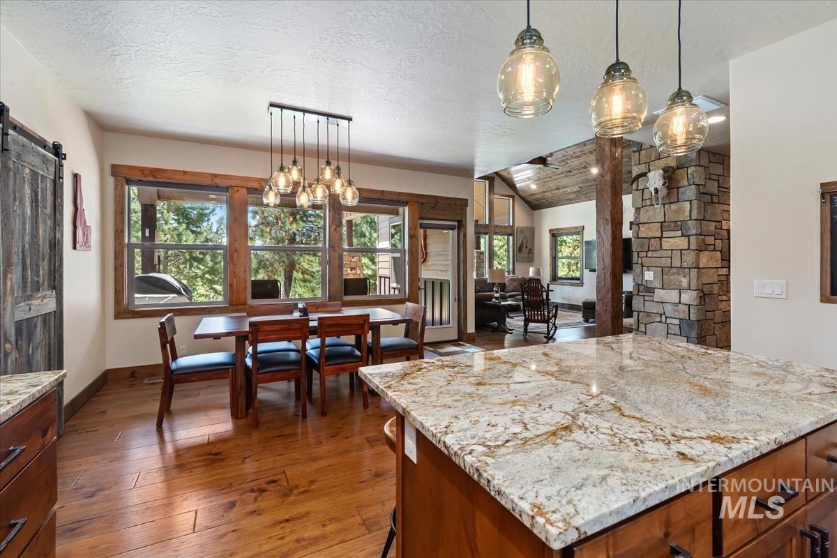 33 Sundance Property Photo 12