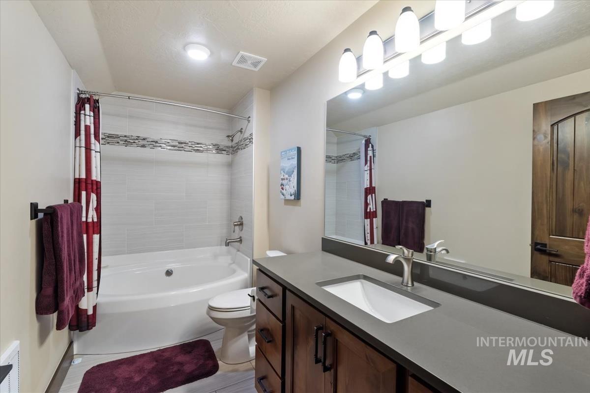 33 Sundance Property Photo 29