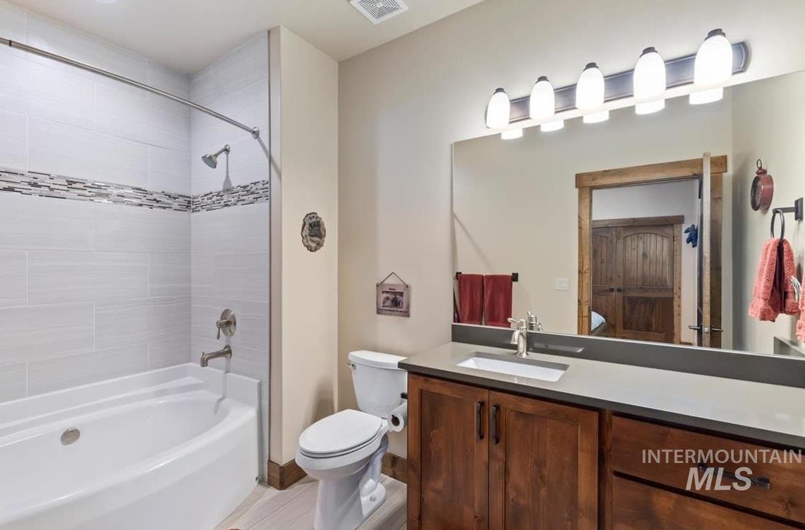 33 Sundance Property Photo 33