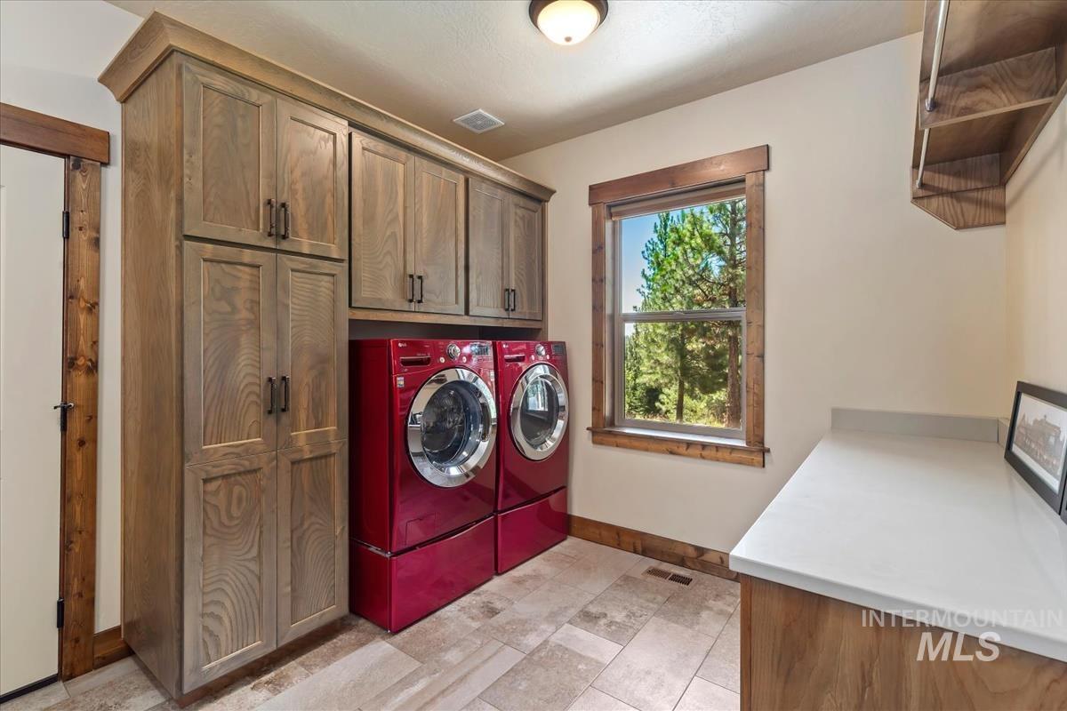 33 Sundance Property Photo 38