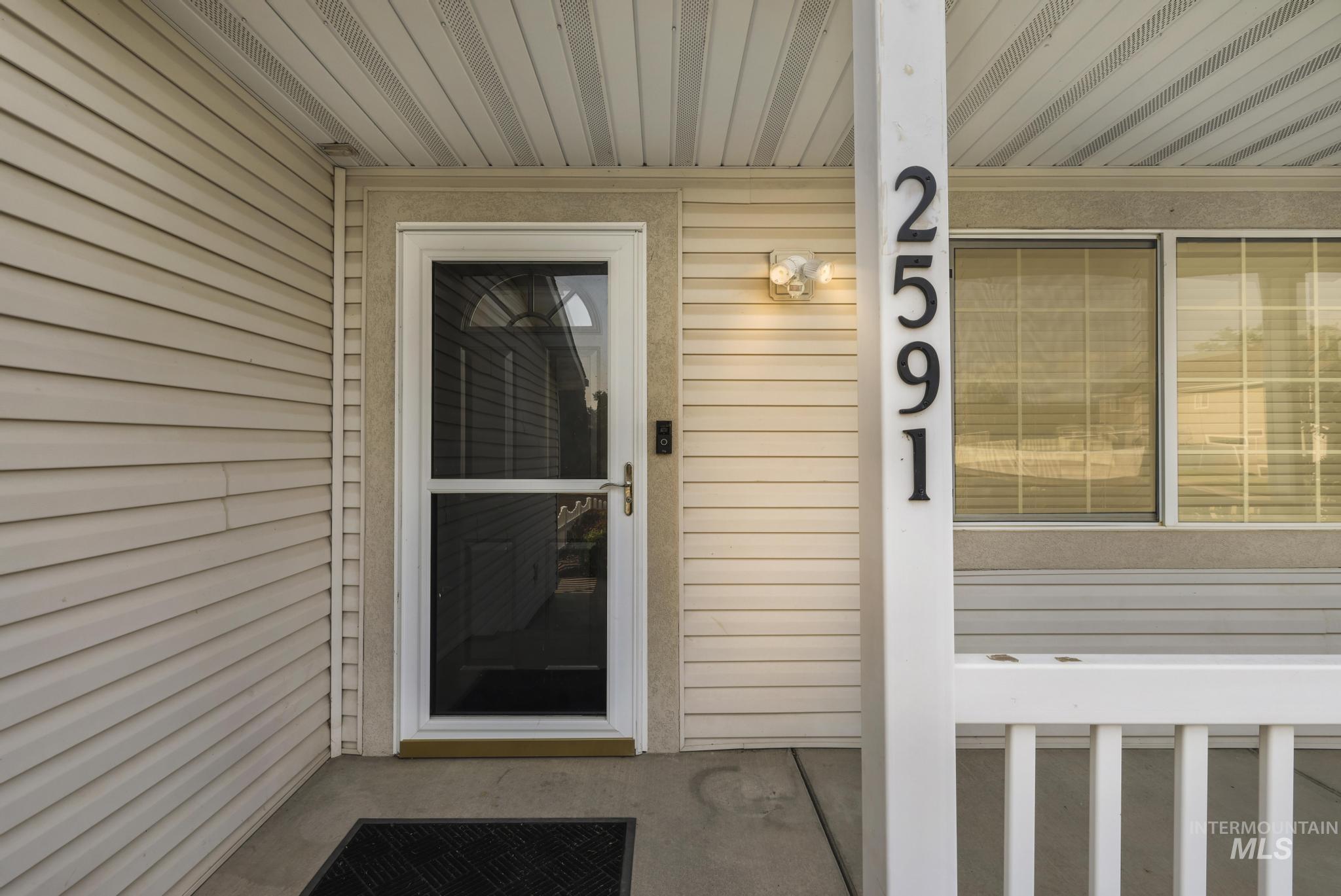 2591 Carriage Way Property Photo 5