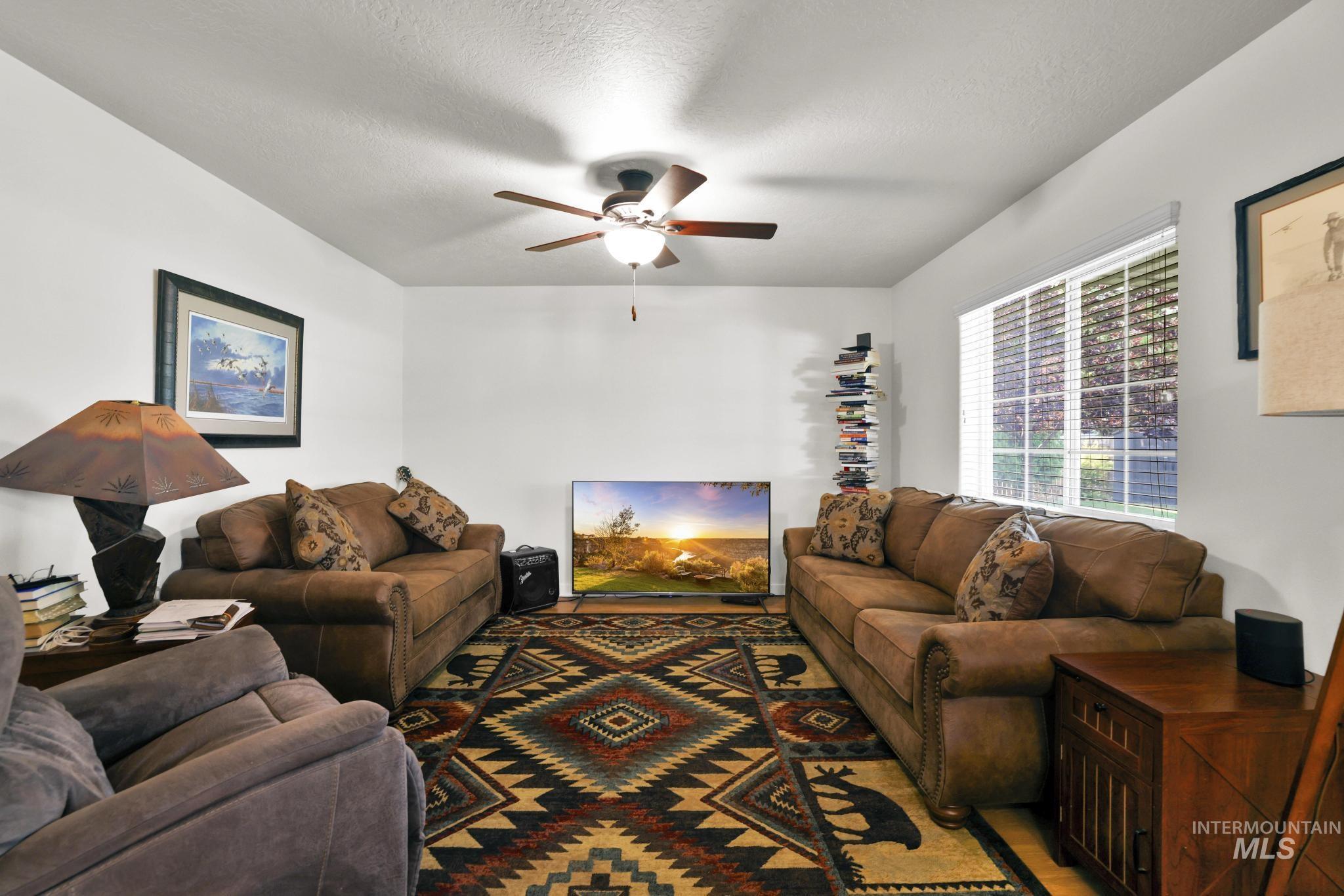 2591 Carriage Way Property Photo 9